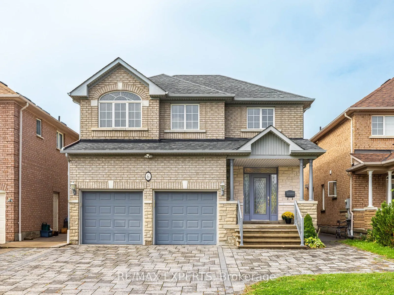 6 Lookout Point Court
