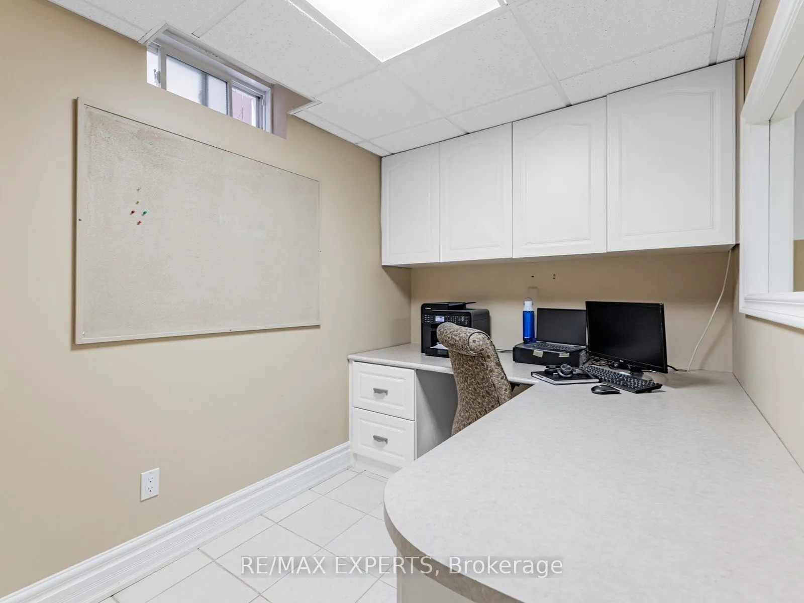 6 Lookout Point Court