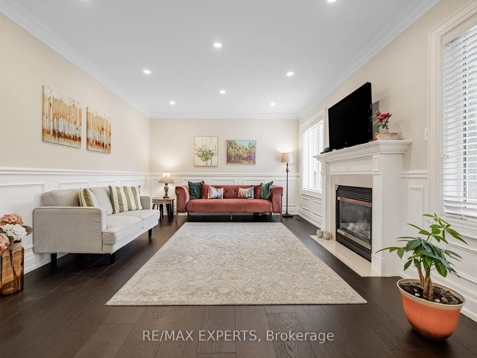 6 Lookout Point Court