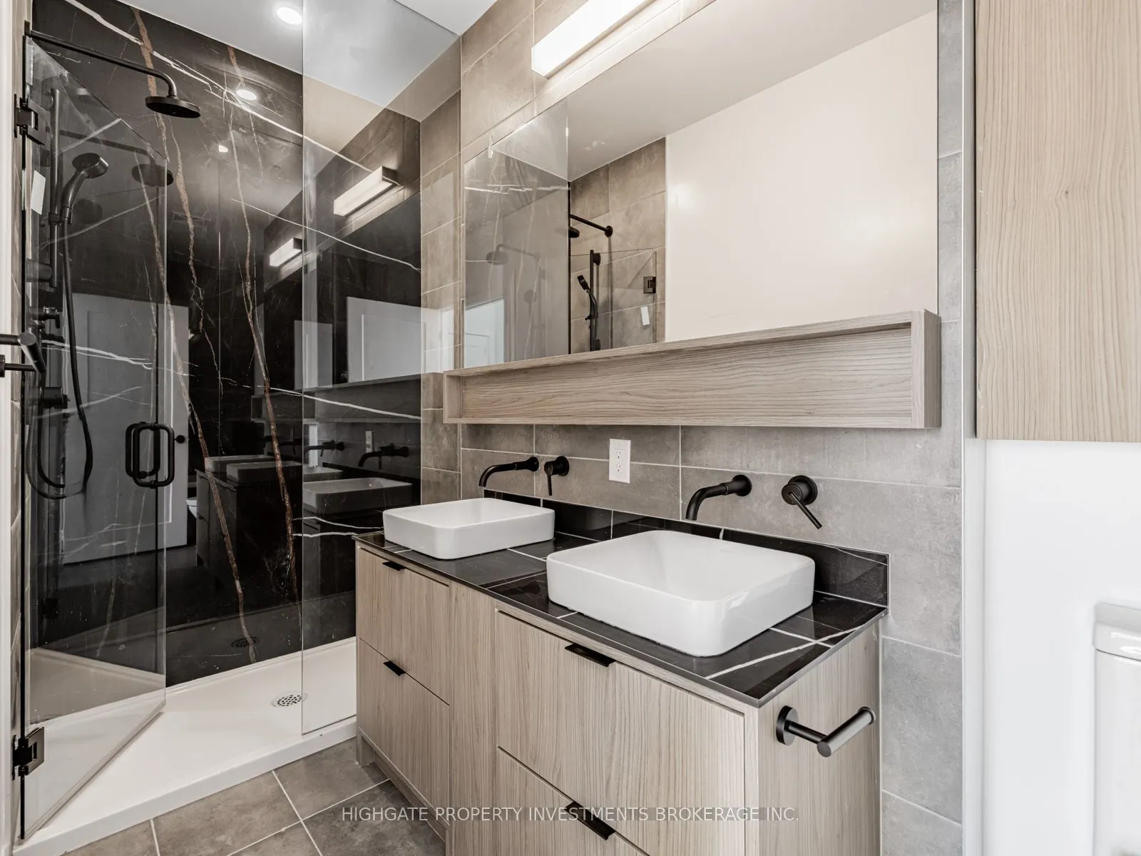 8888 Yonge Street, #1403