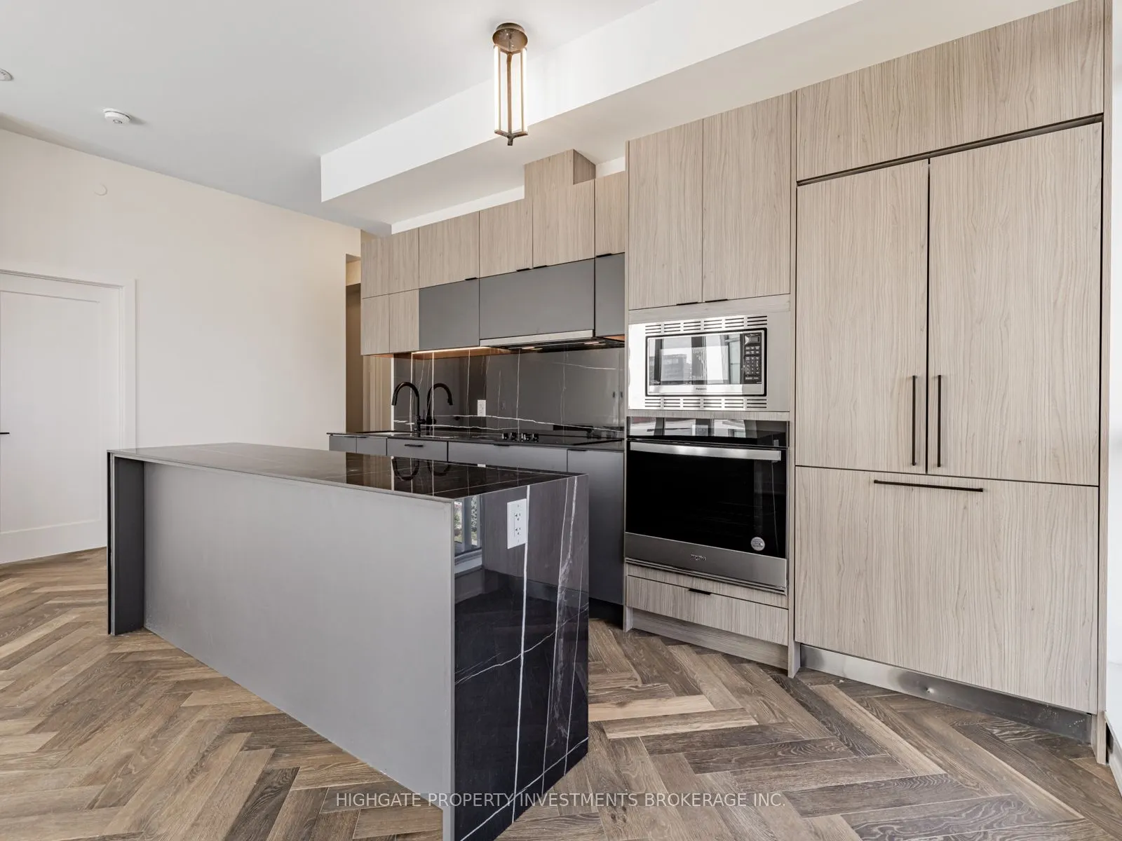 8888 Yonge Street, #1403