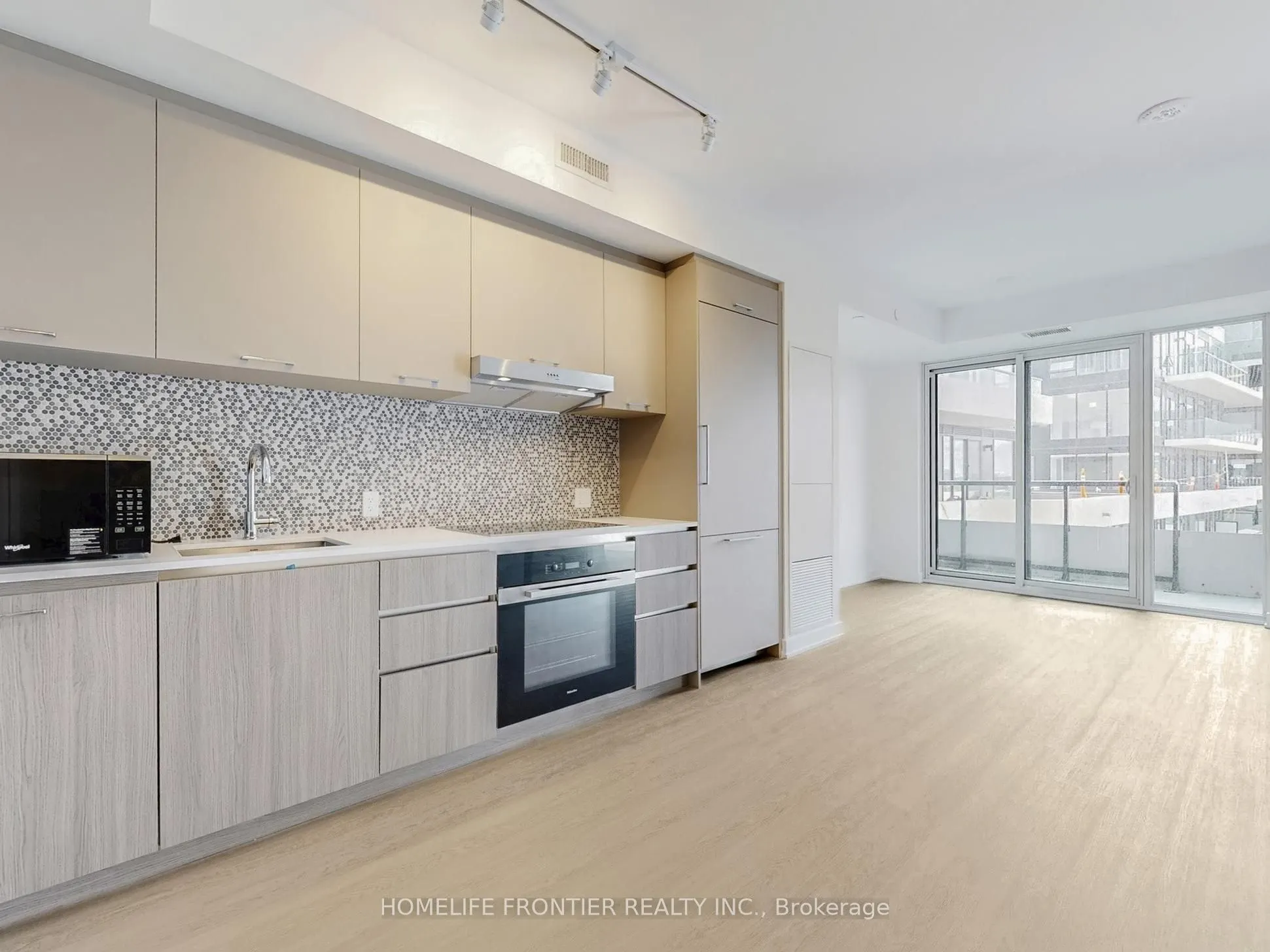 8188 Yonge Street, #802