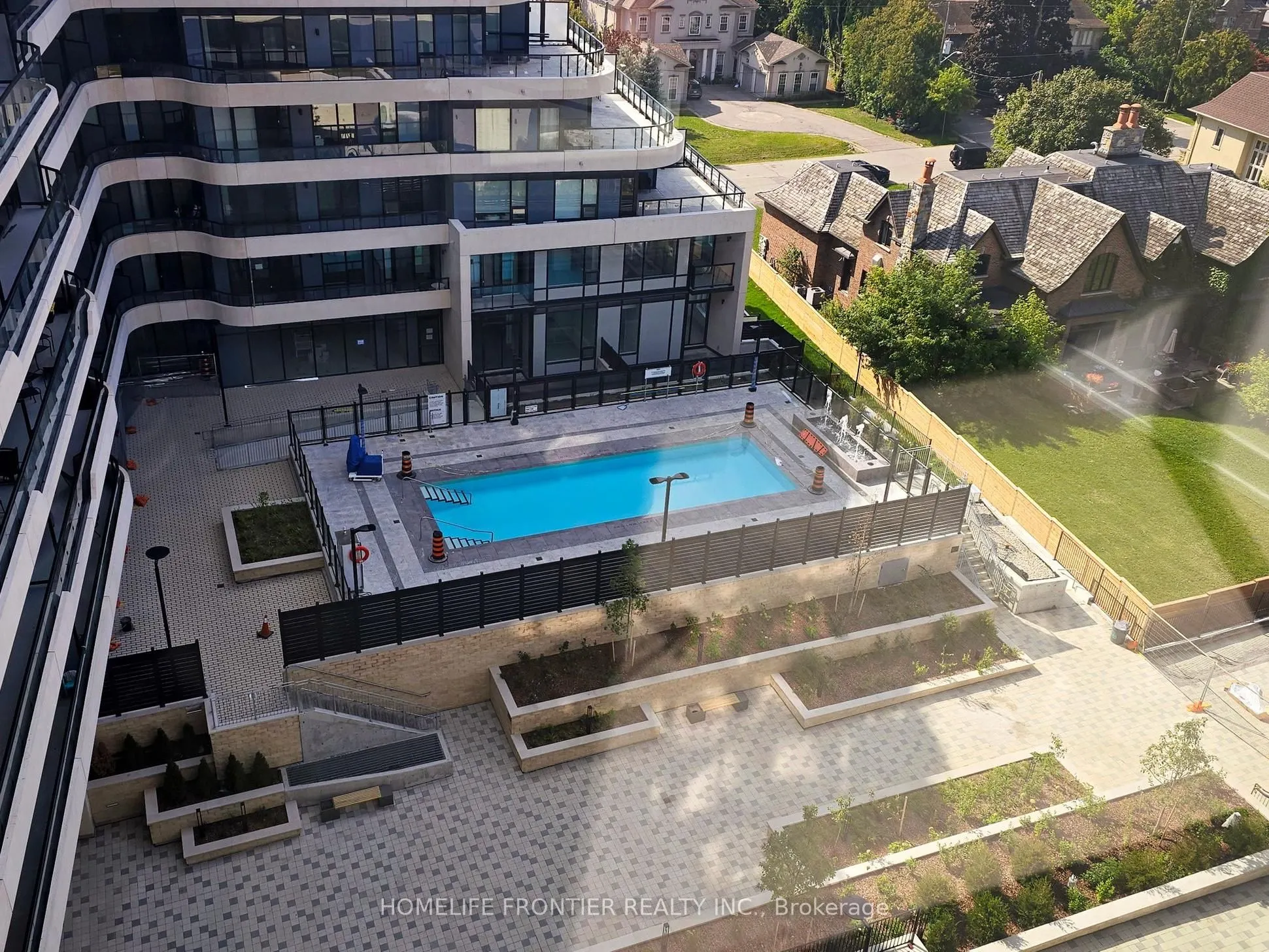 8188 Yonge Street, #802