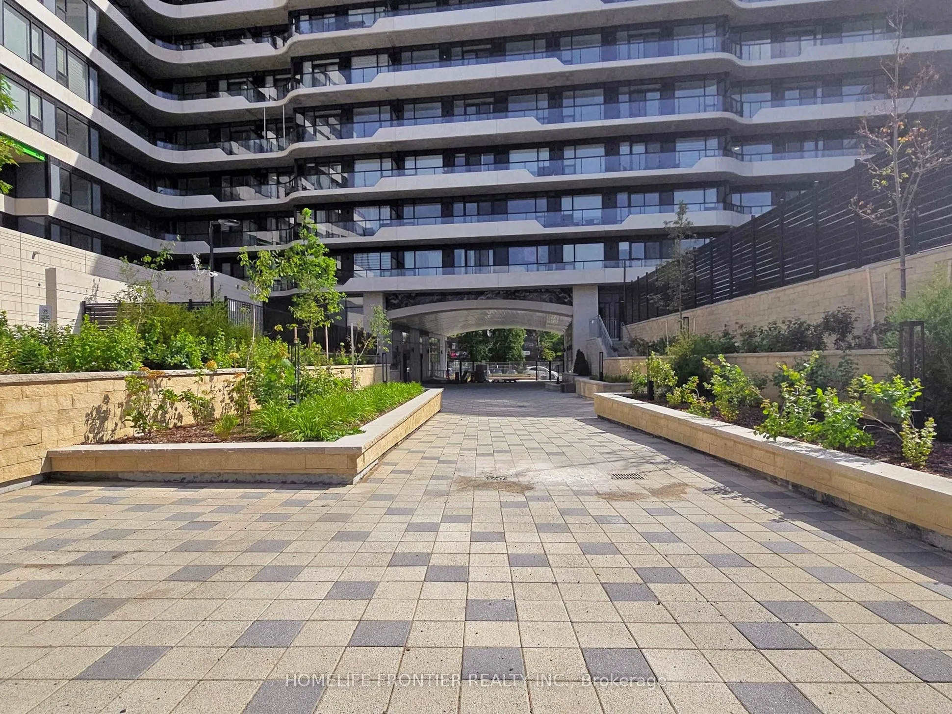 8188 Yonge Street, #802