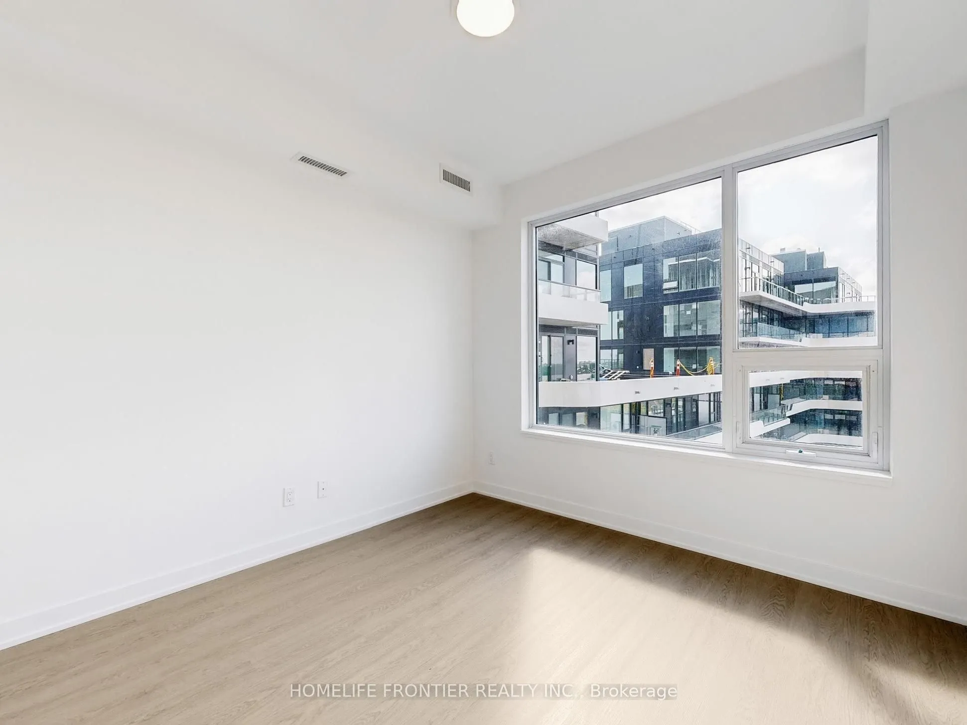 8188 Yonge Street, #802