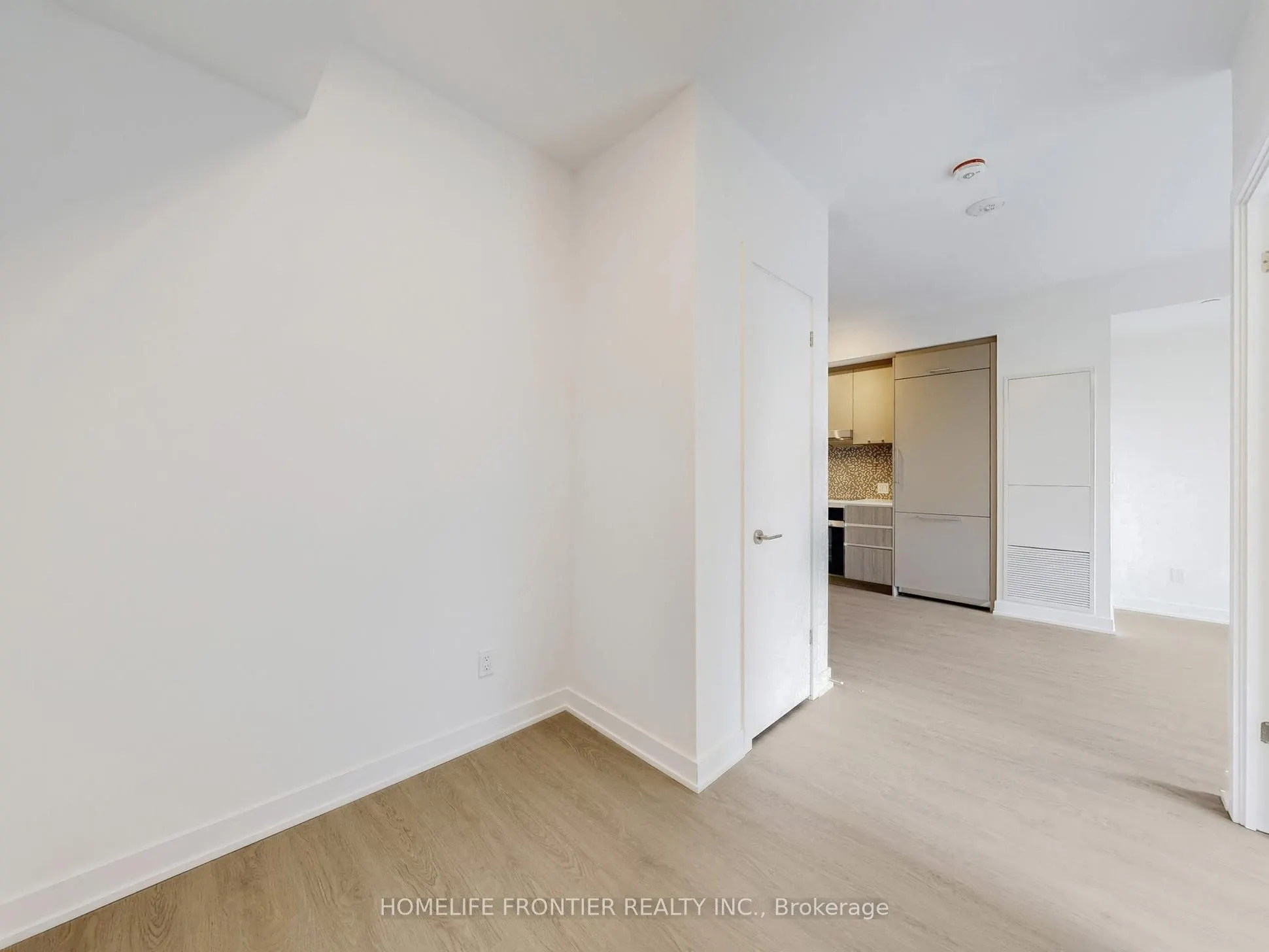 8188 Yonge Street, #802