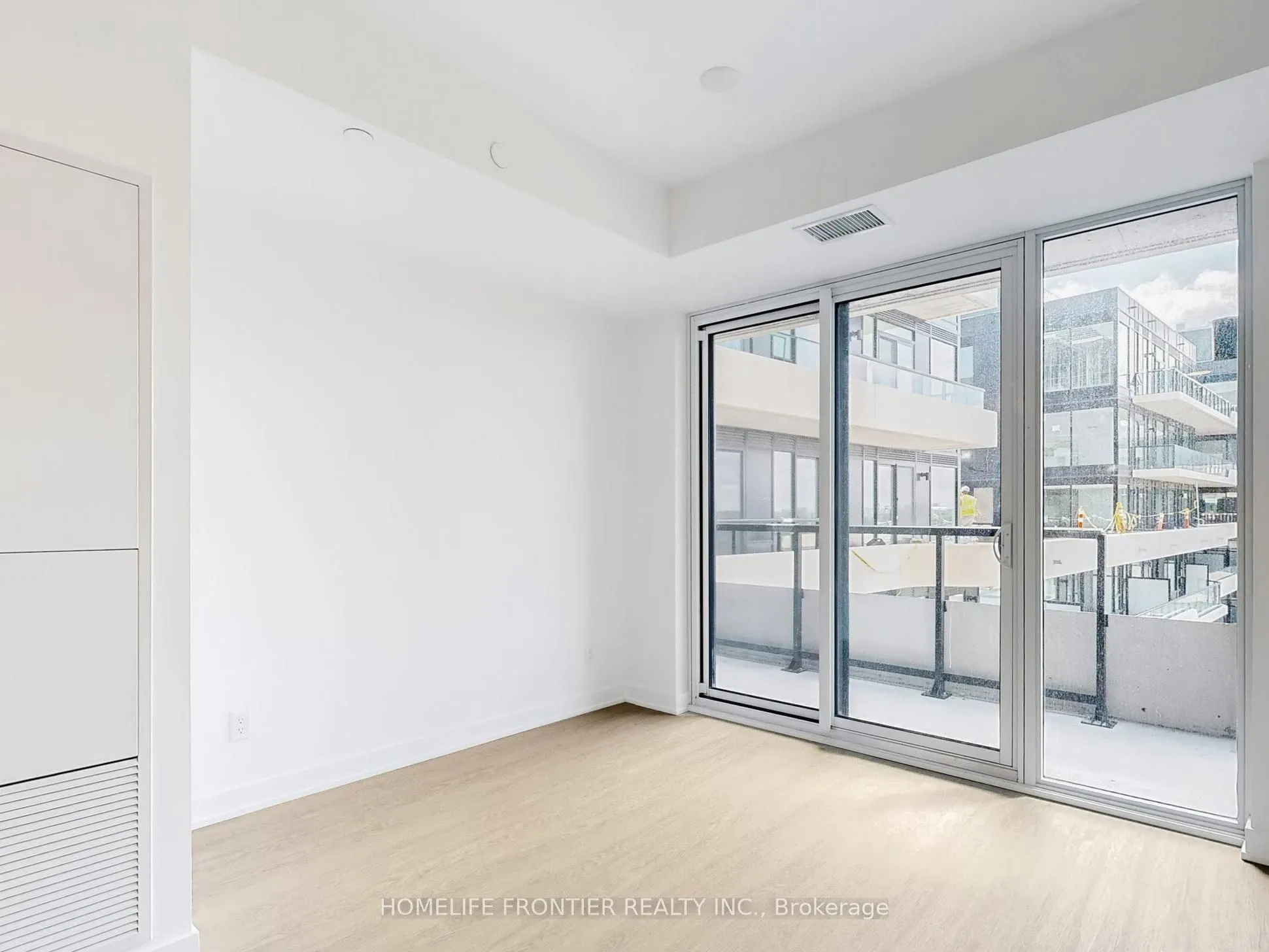 8188 Yonge Street, #802