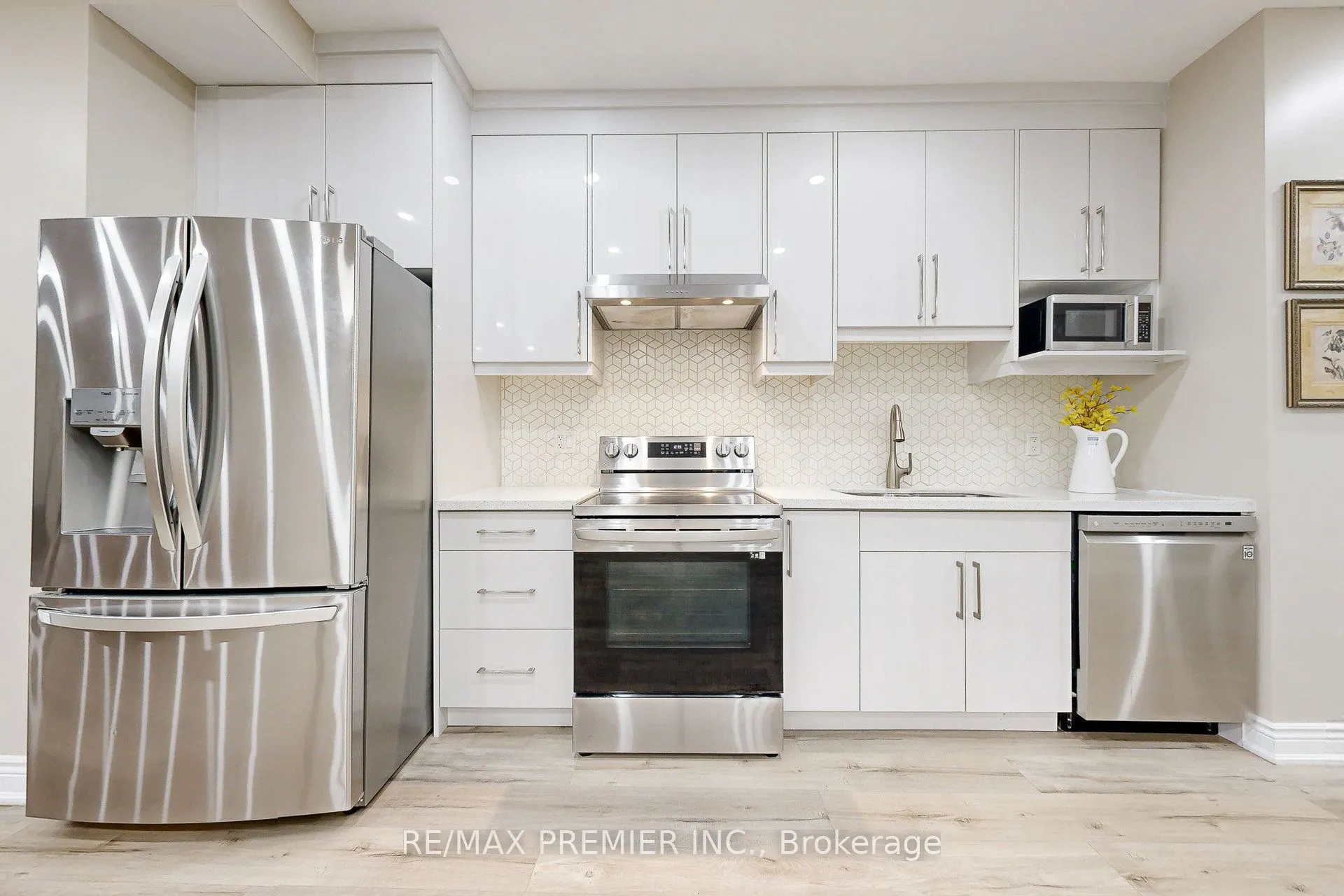 28 Rivoli Drive