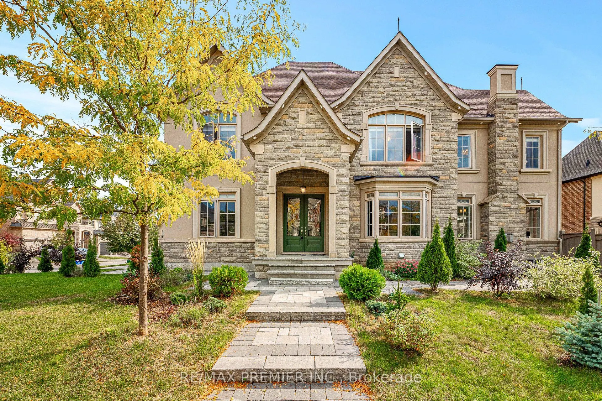 28 Rivoli Drive