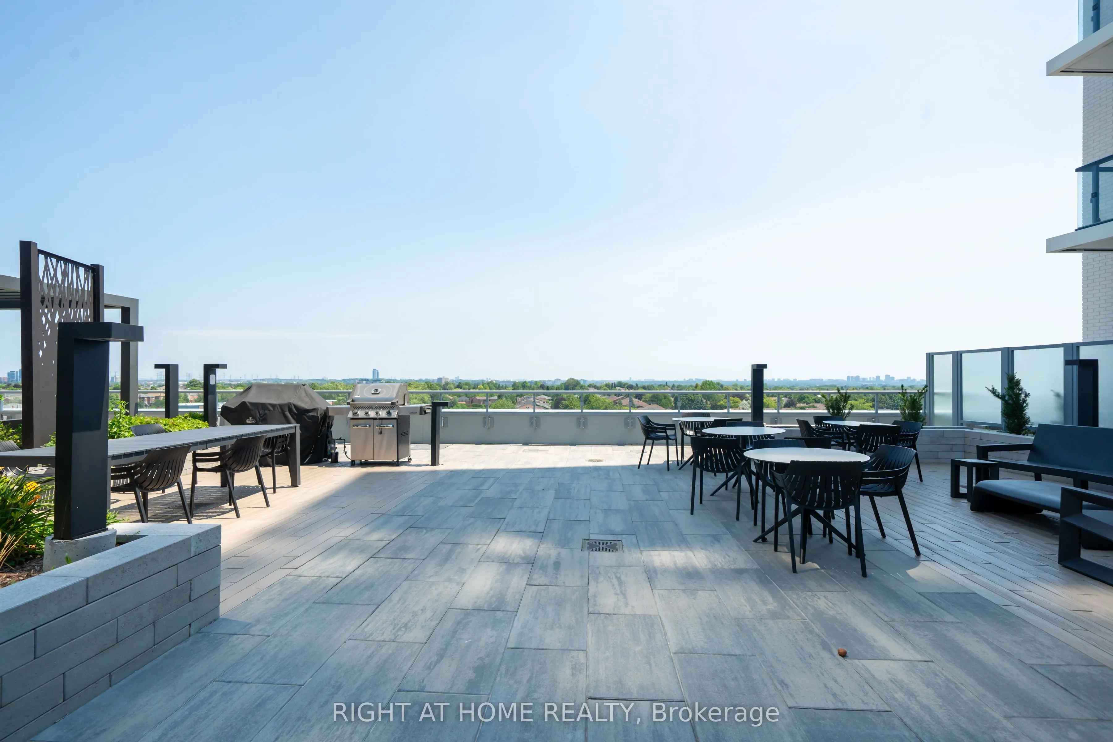 7950 Bathurst Street, #211