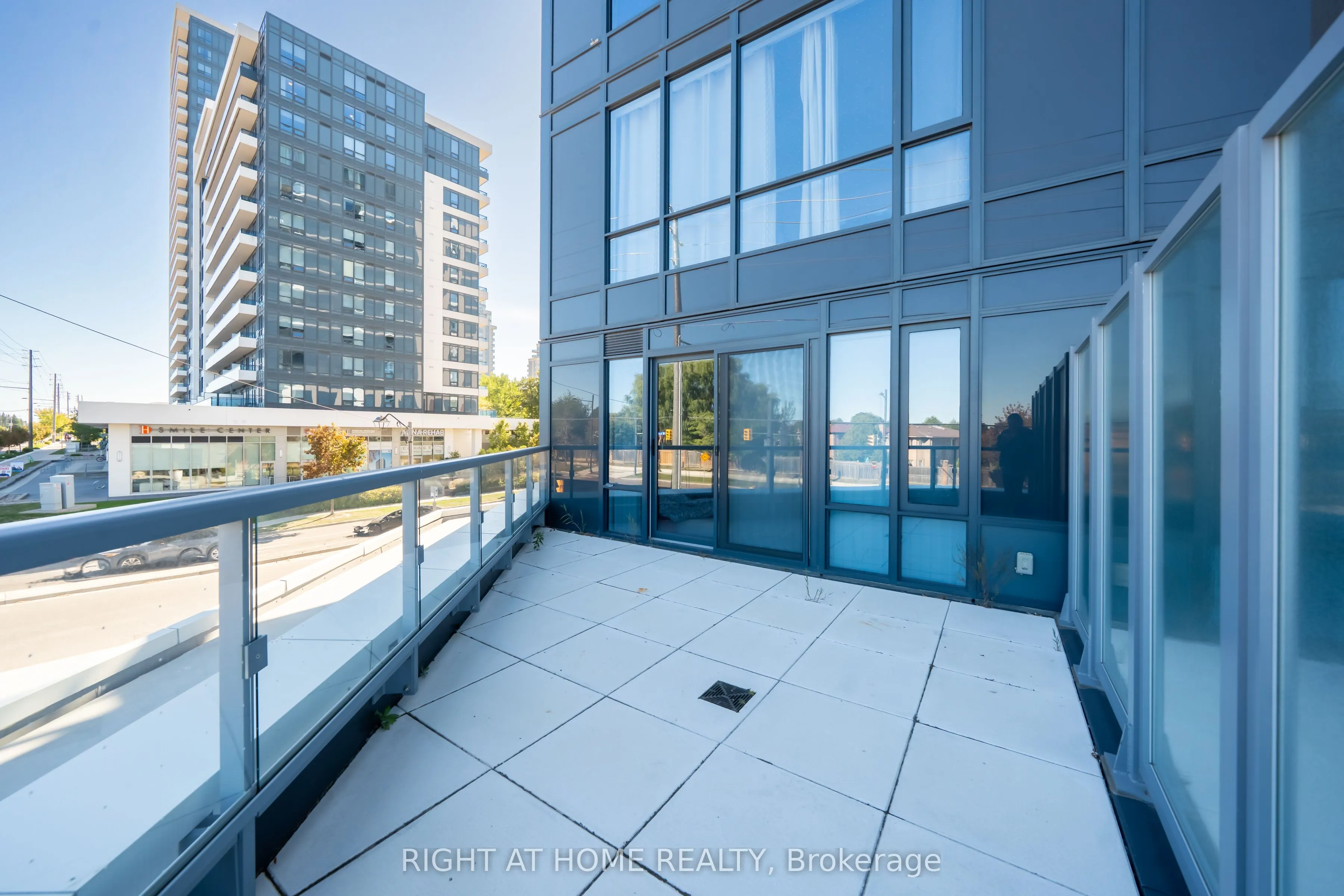 7950 Bathurst Street, #211