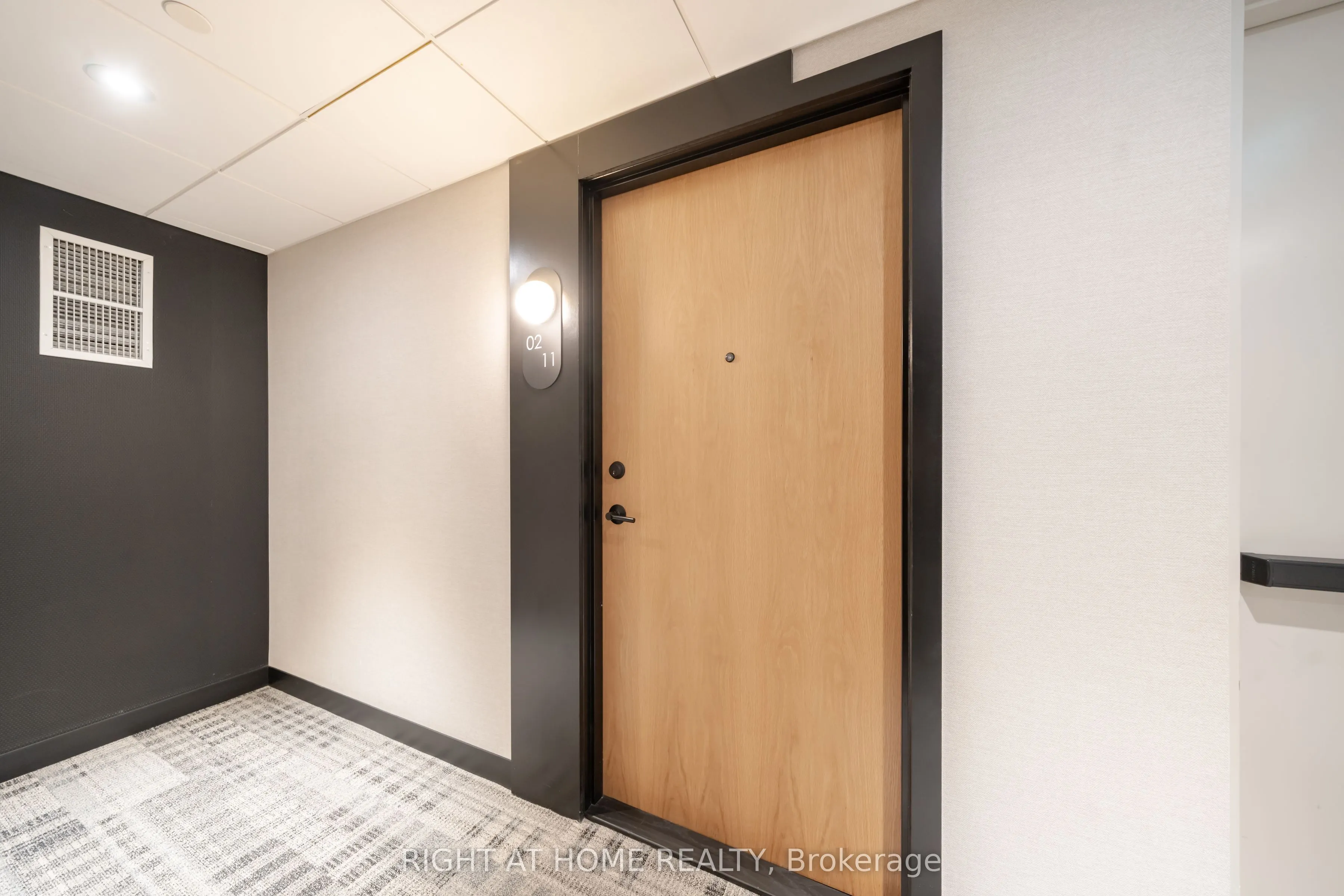 7950 Bathurst Street, #211