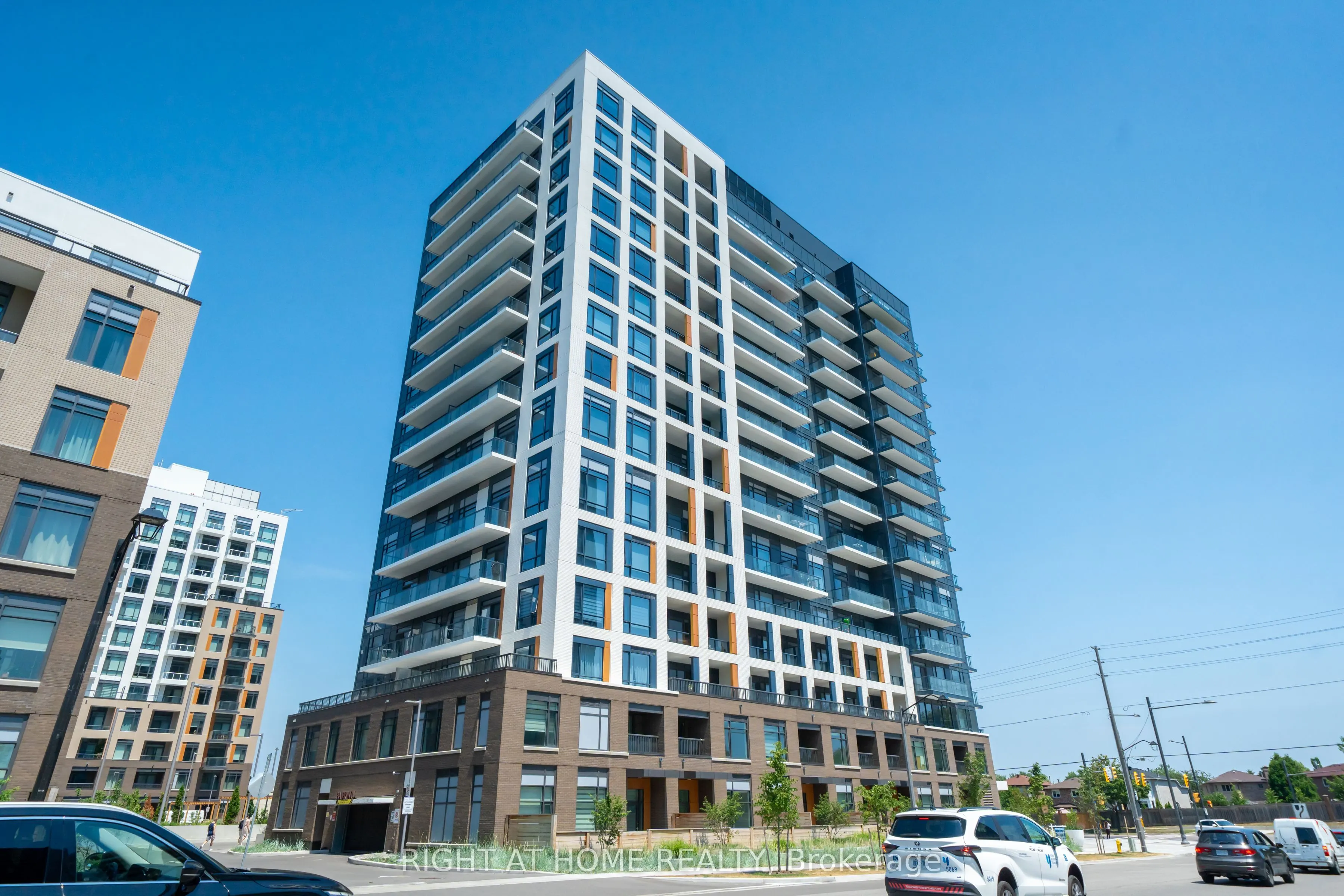 7950 Bathurst Street, #211