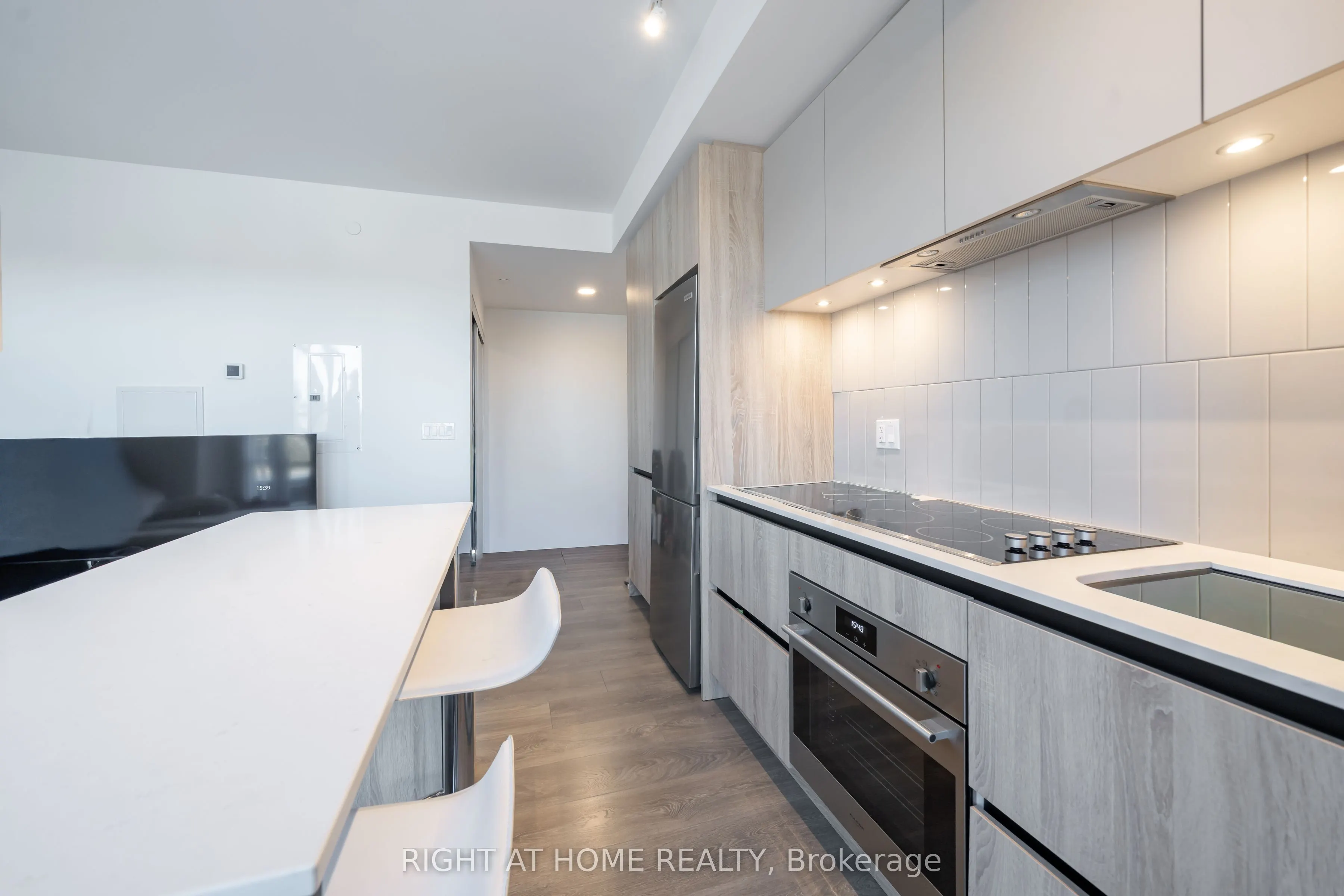 7950 Bathurst Street, #211