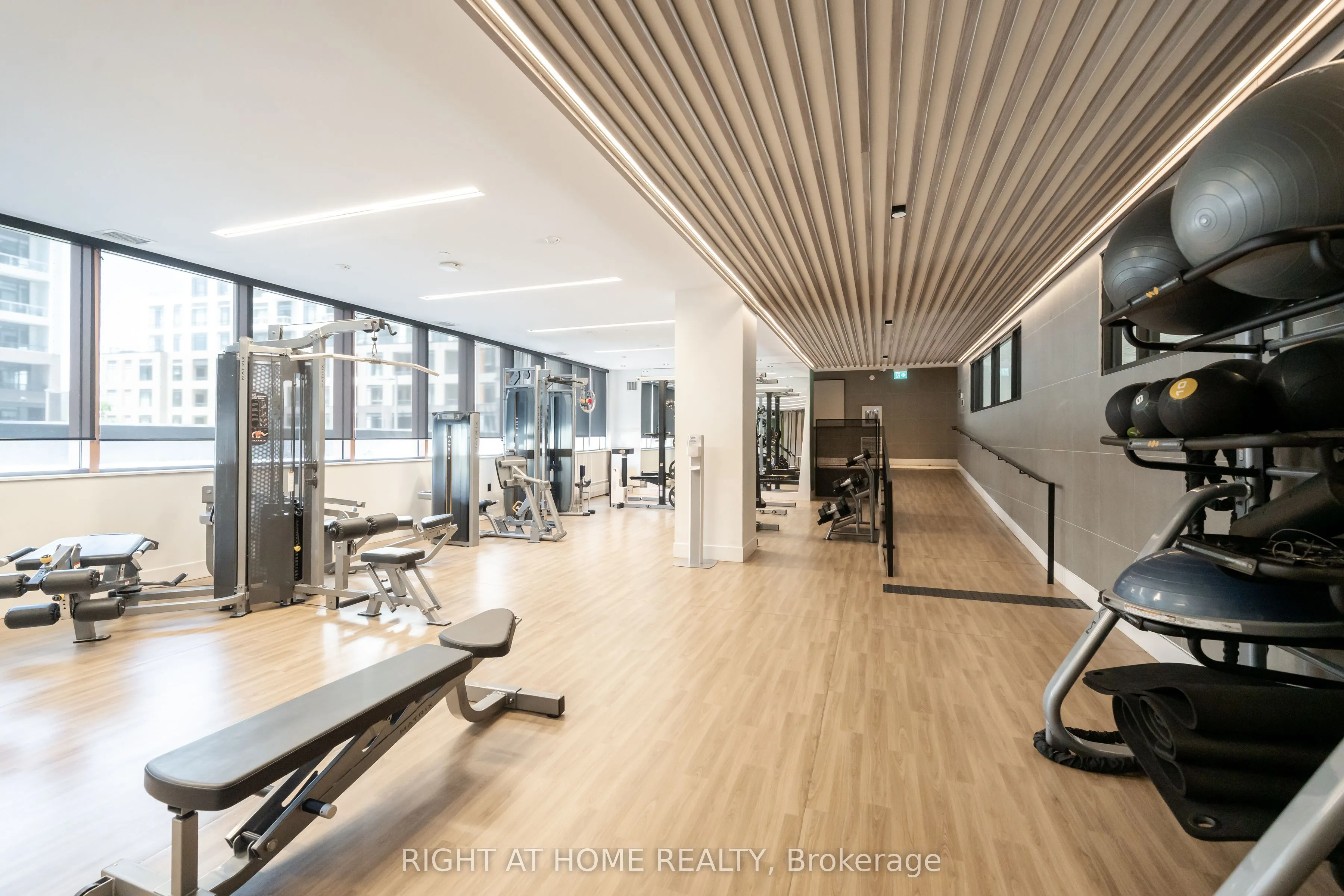 7950 Bathurst Street, #211