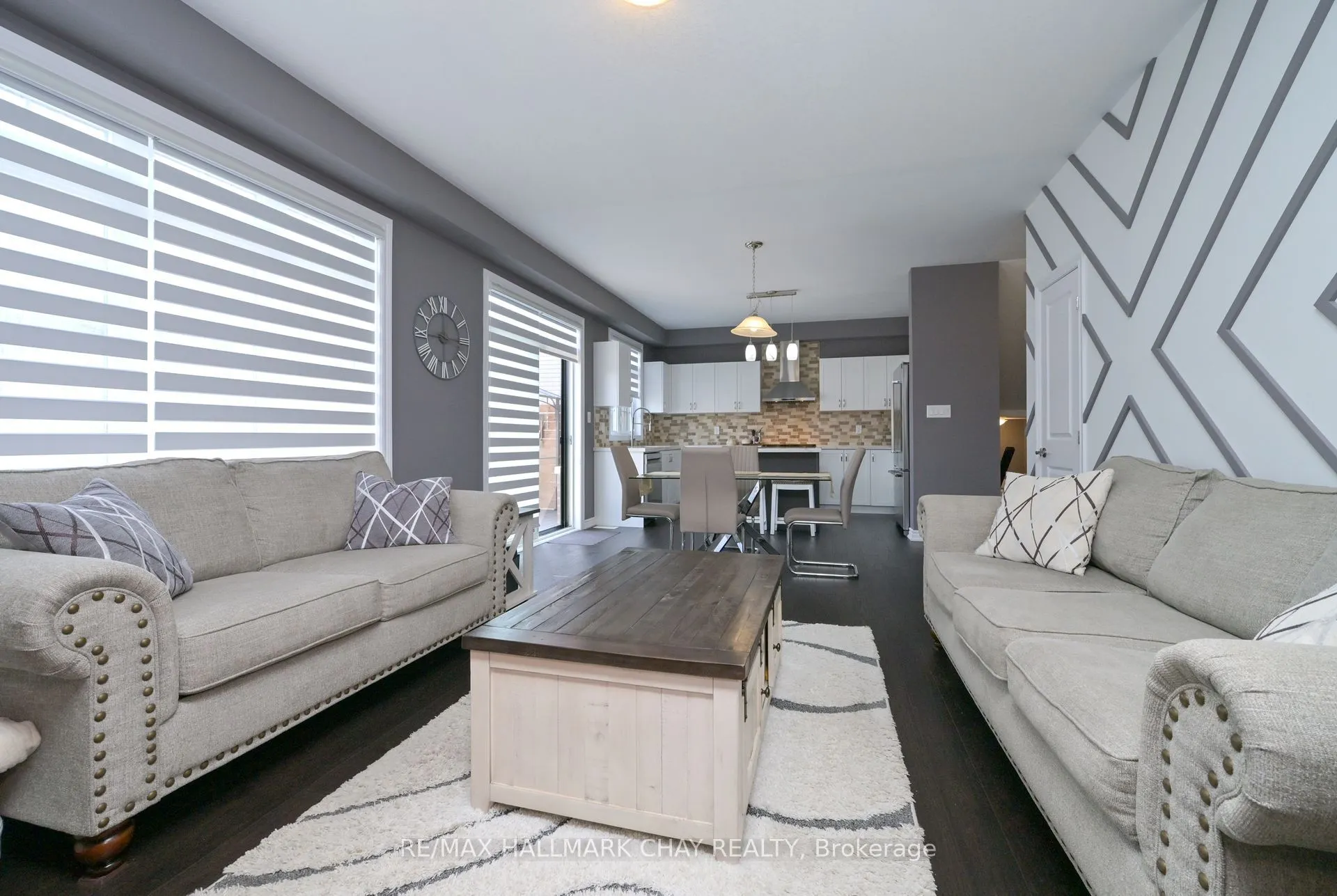 121 Strachan Trail