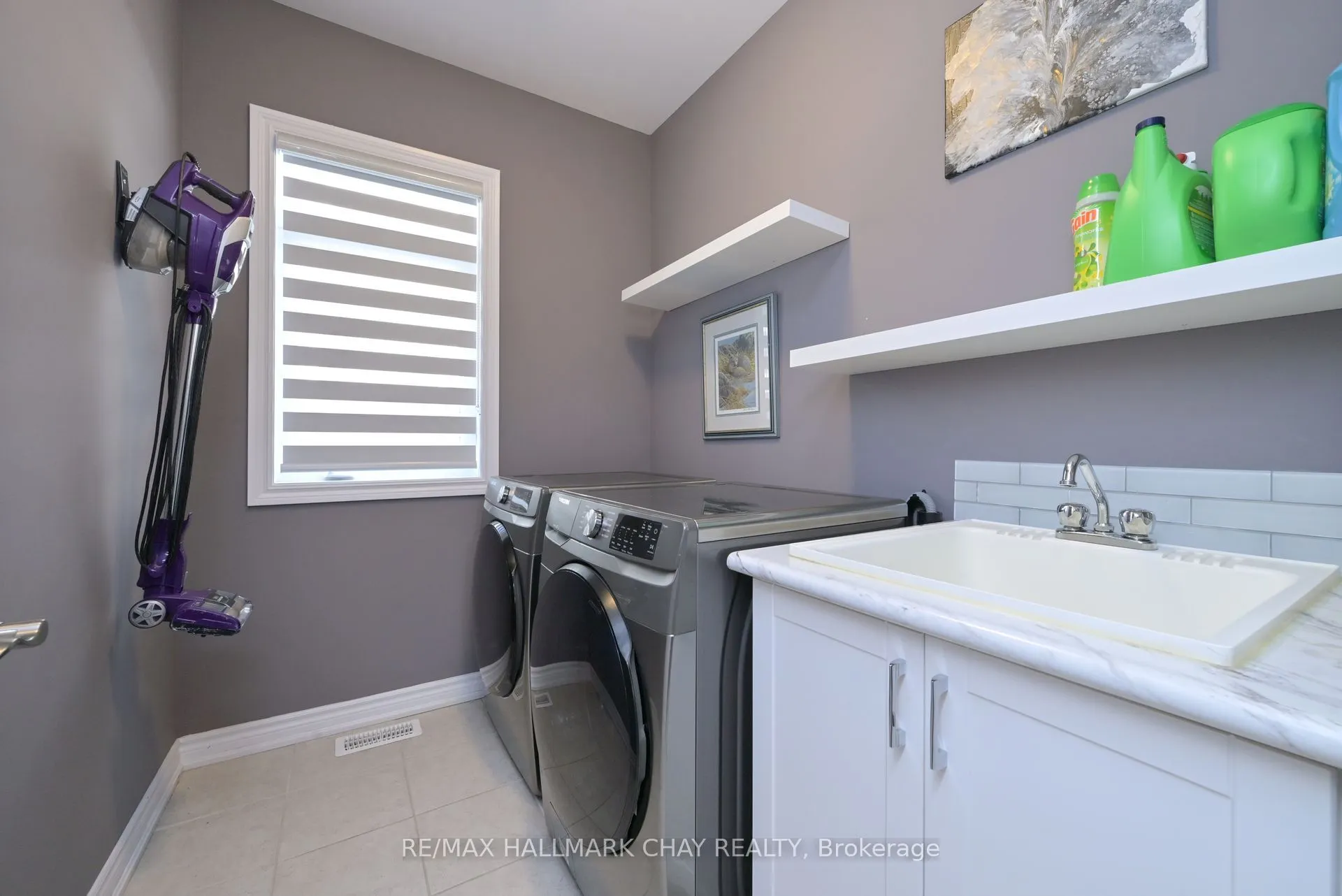 121 Strachan Trail
