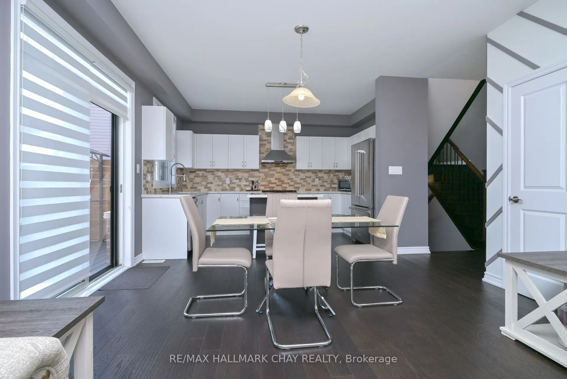 121 Strachan Trail