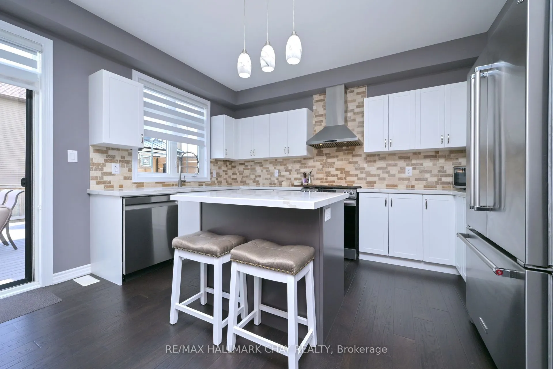 121 Strachan Trail