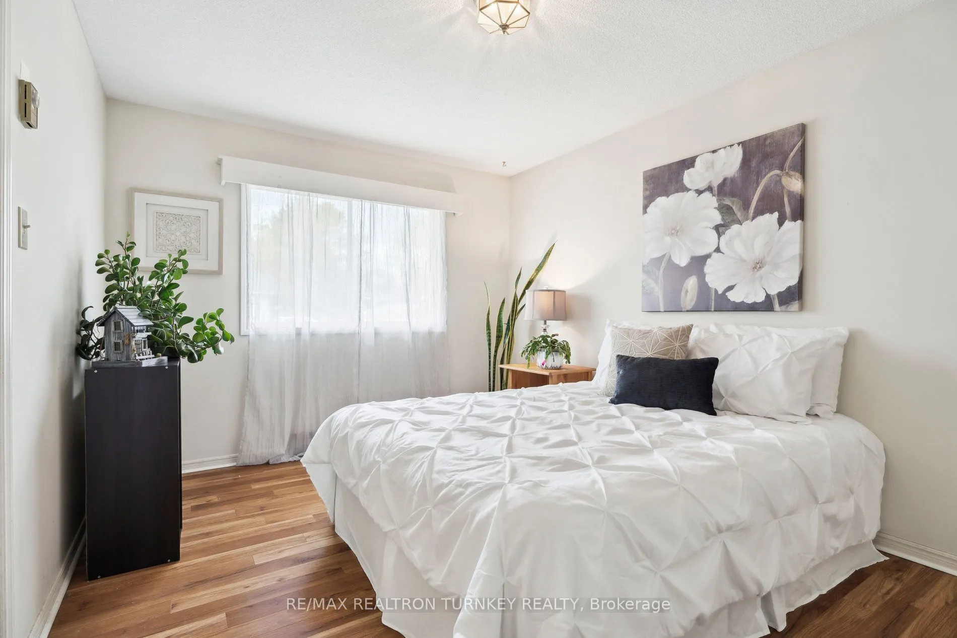 36 Tecumseth Pines Drive