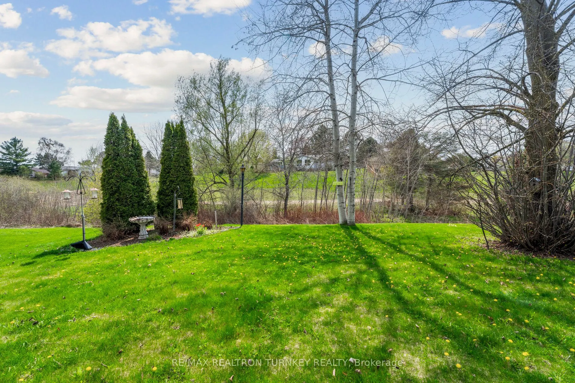 36 Tecumseth Pines Drive