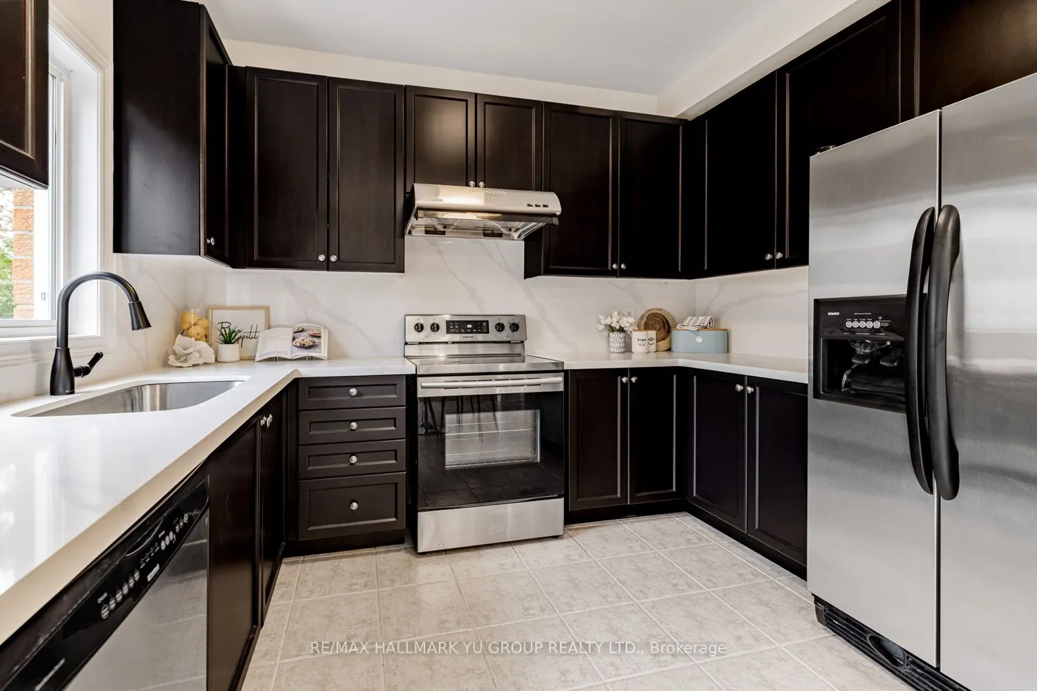 10 Palmette Drive