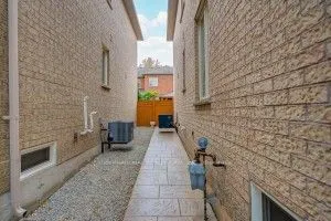77 Saint James Avenue