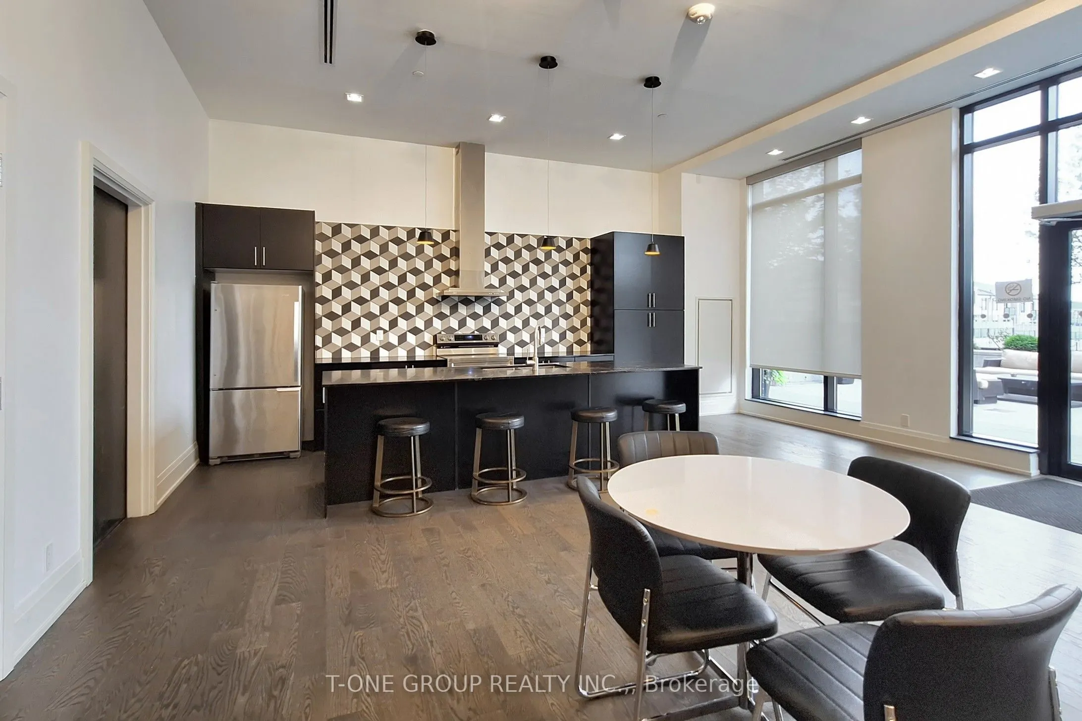 555 William Graham Drive, #315