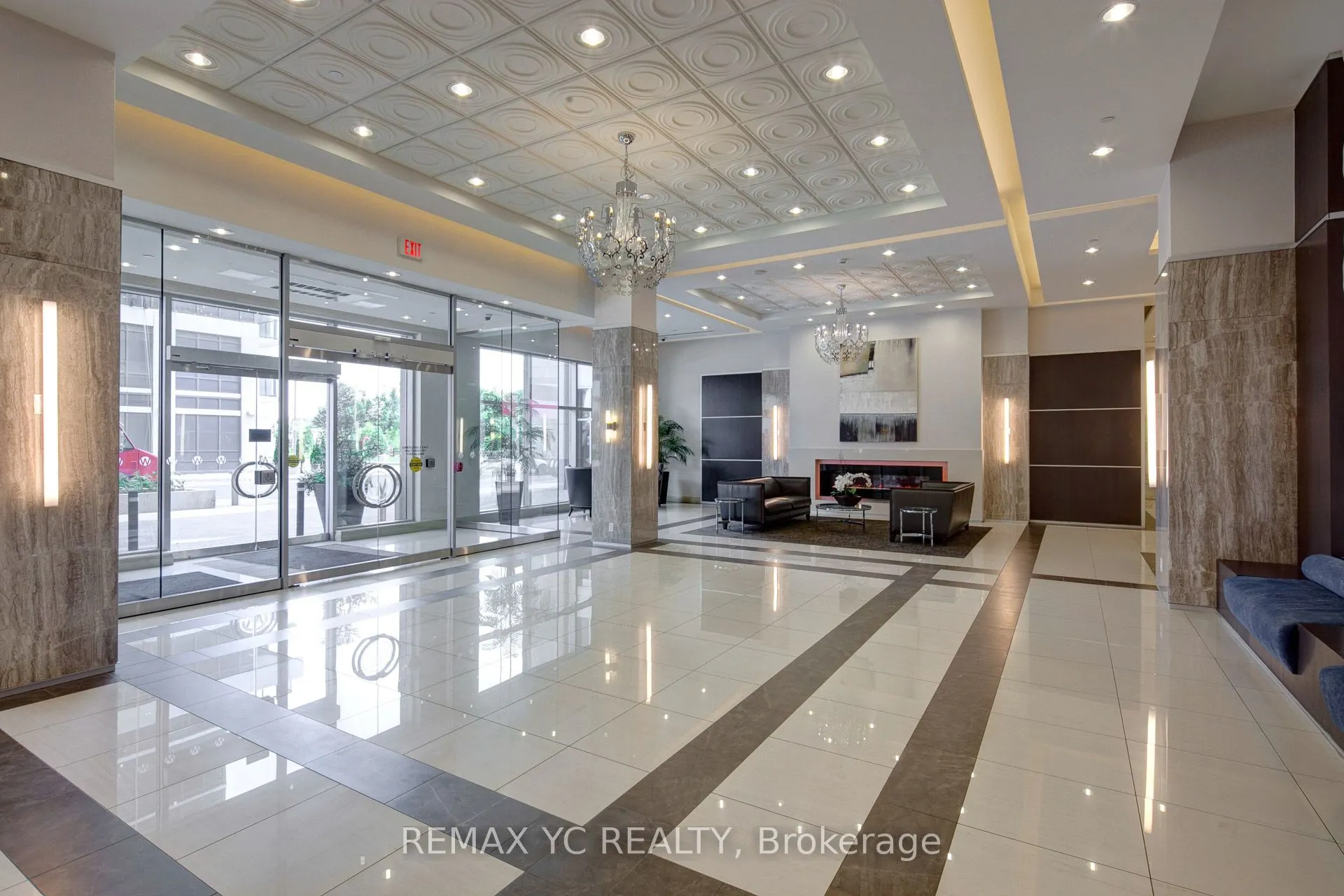 7161 Yonge Street, #927
