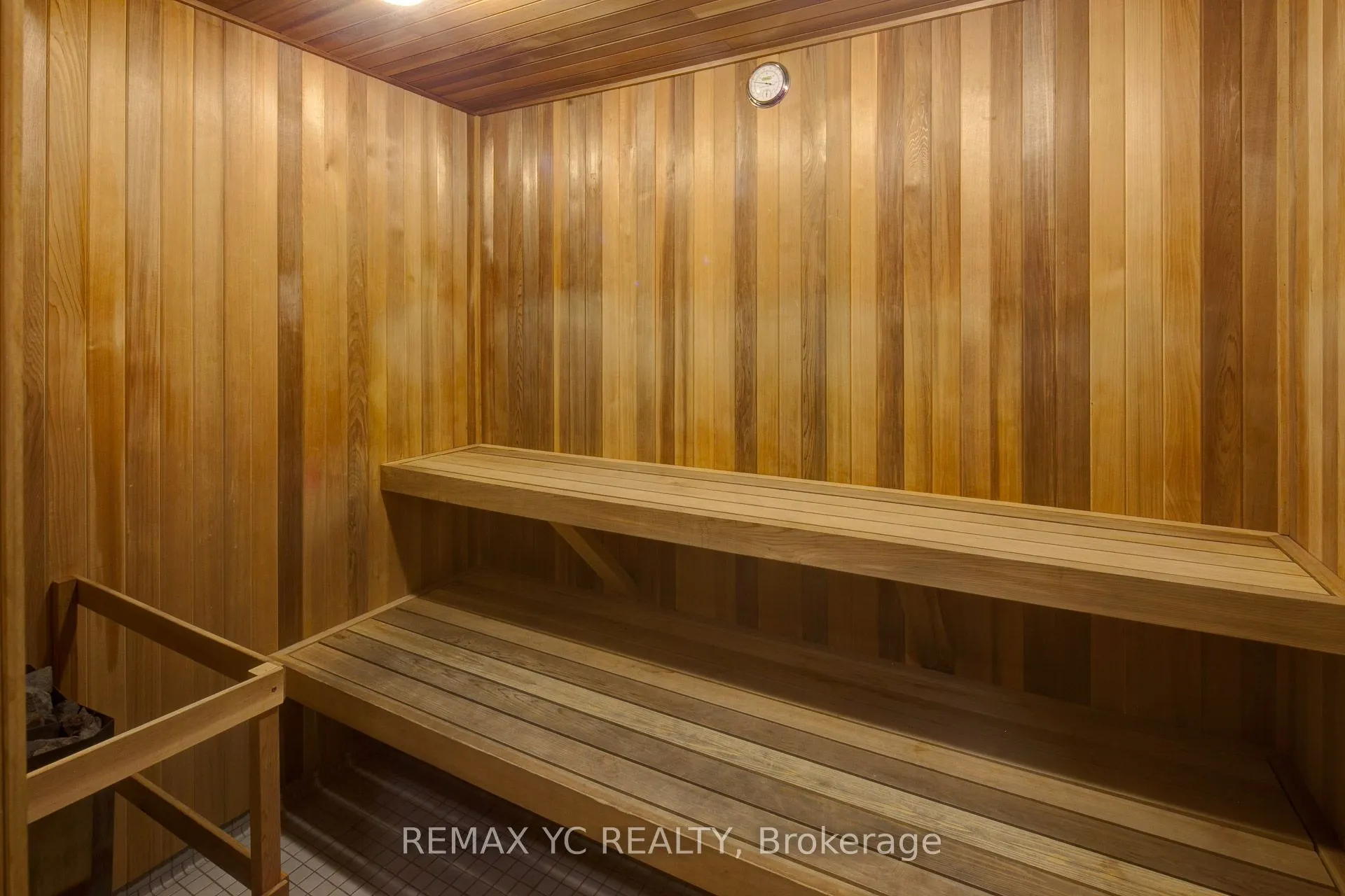 7161 Yonge Street, #927