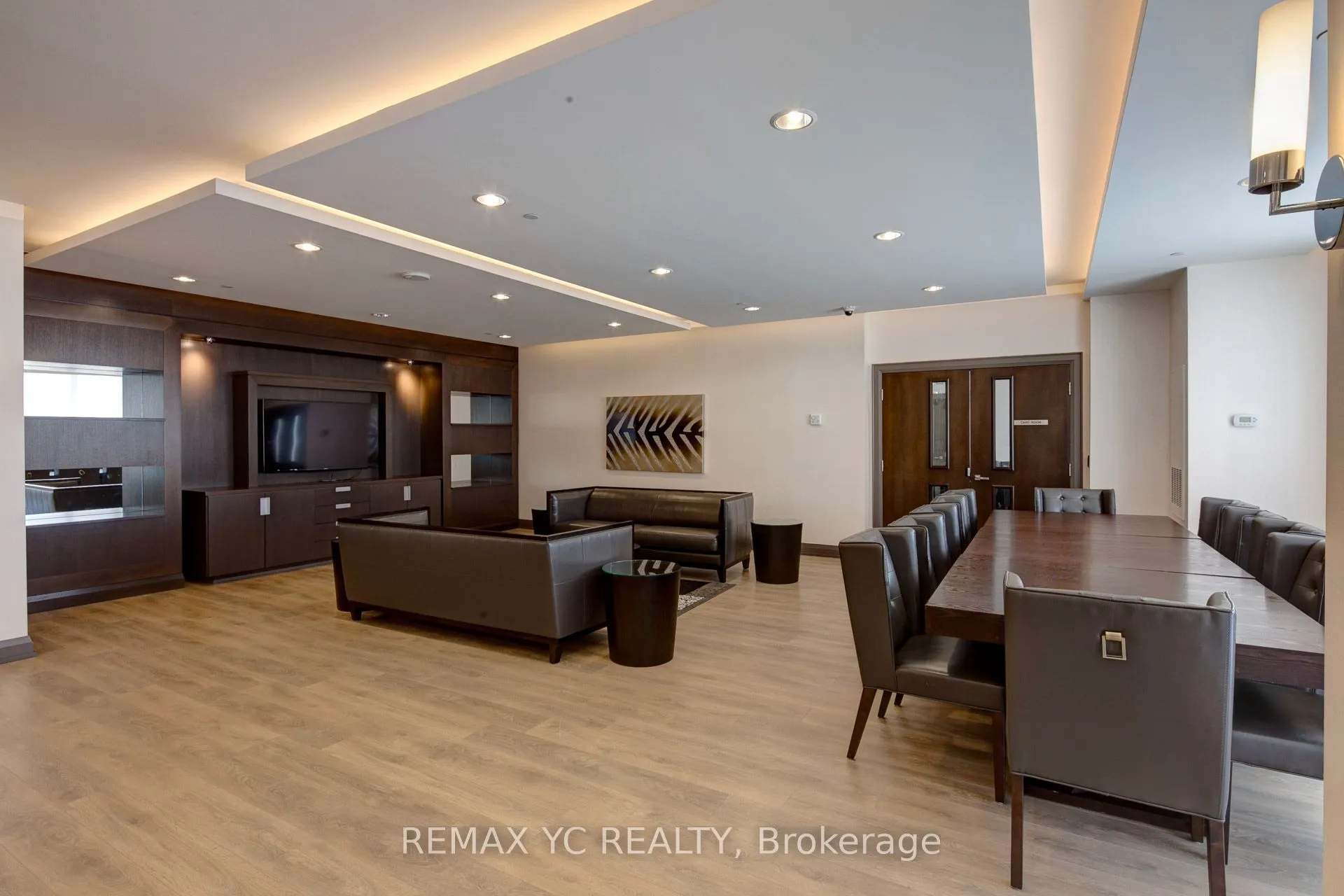 7161 Yonge Street, #927