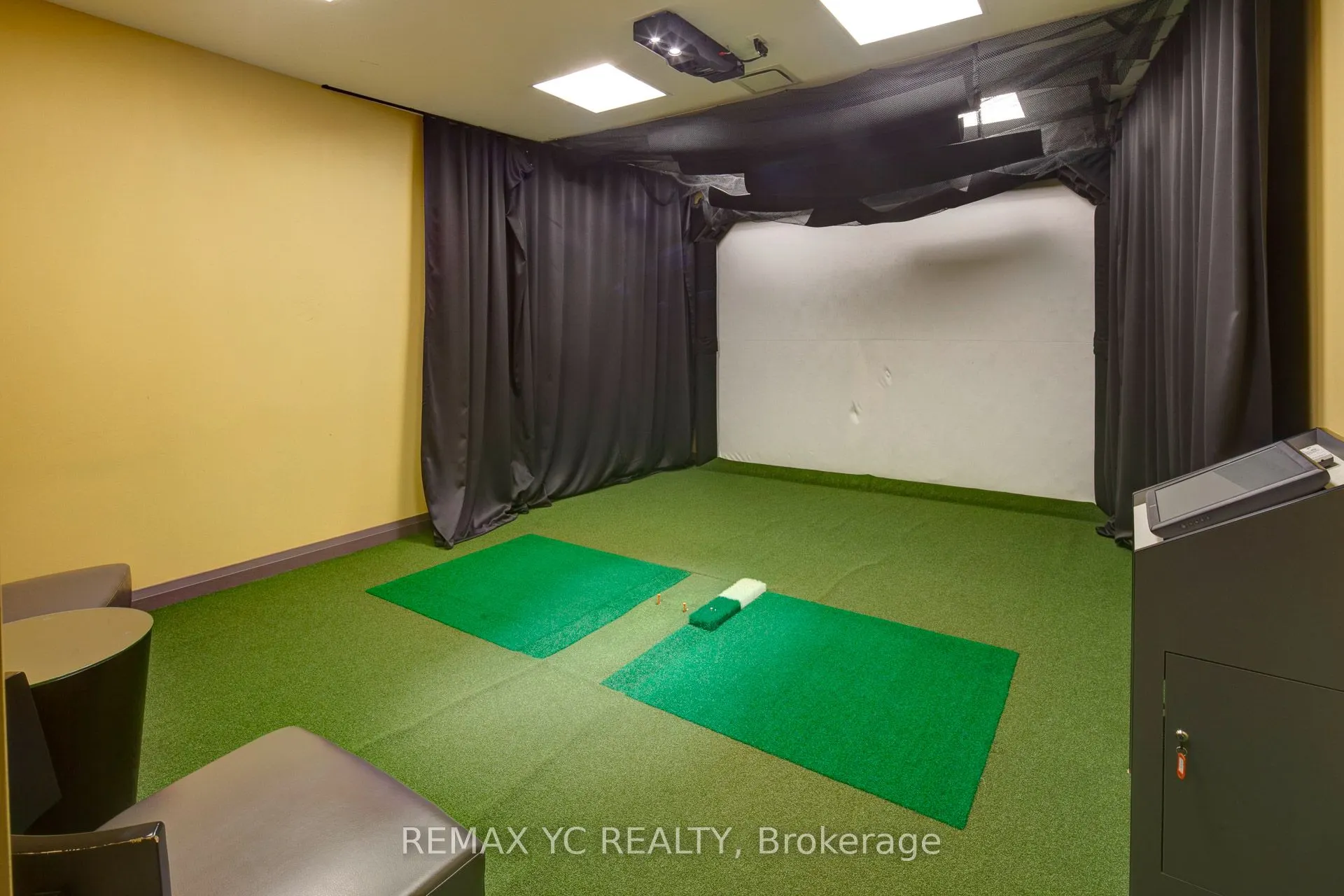 7161 Yonge Street, #927