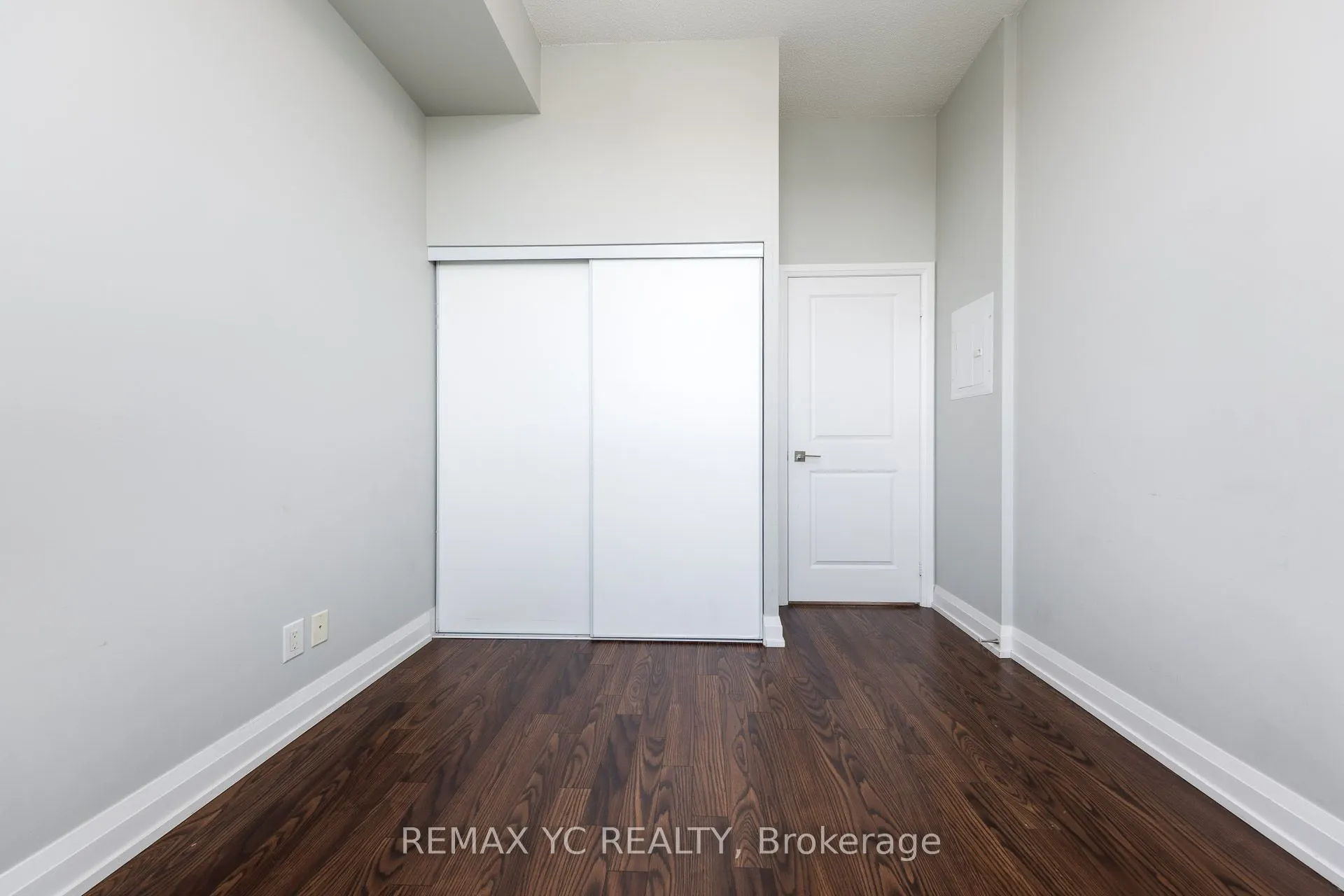 7161 Yonge Street, #927