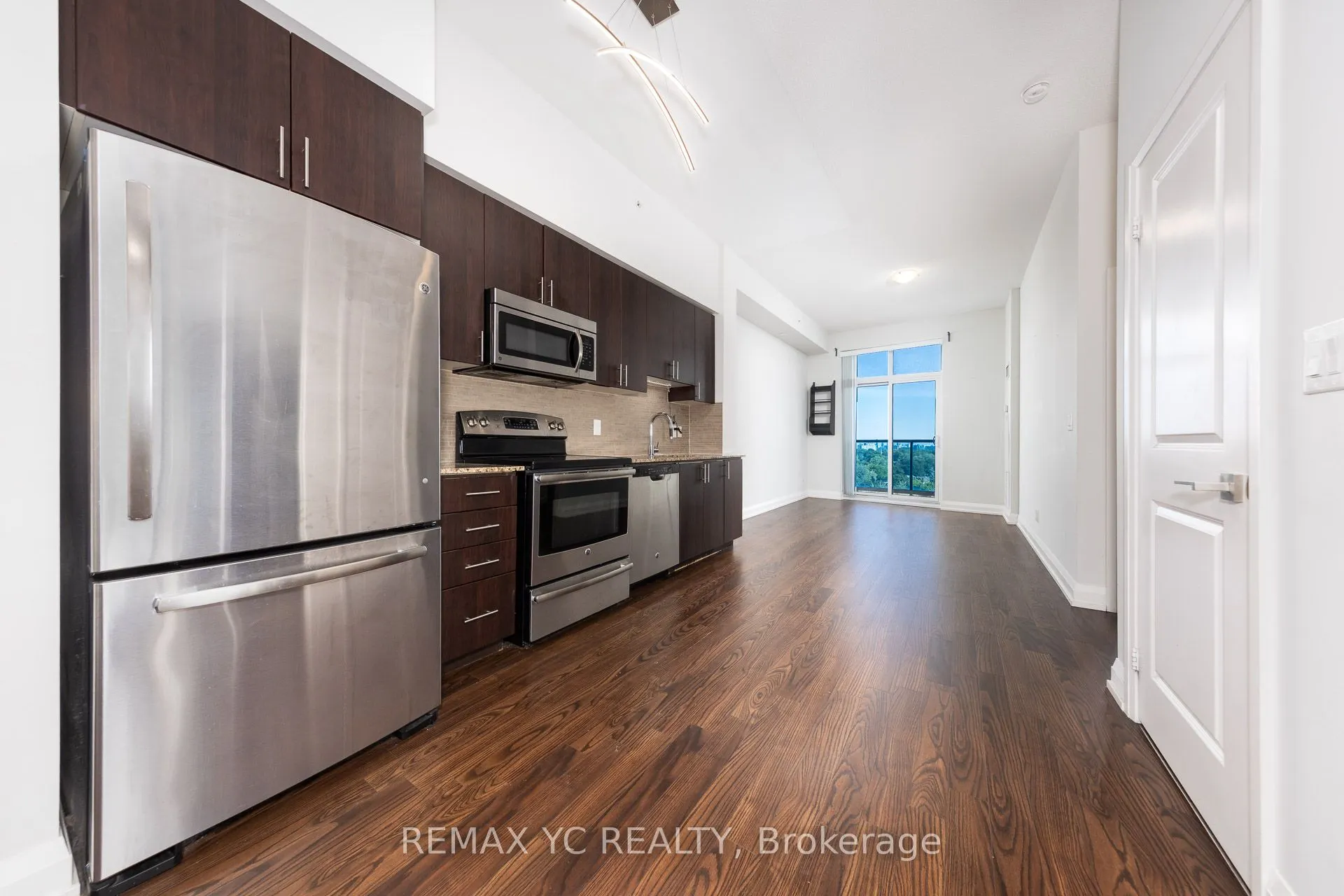 7161 Yonge Street, #927