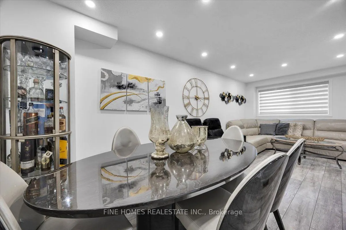 24 New Havens Way, #24