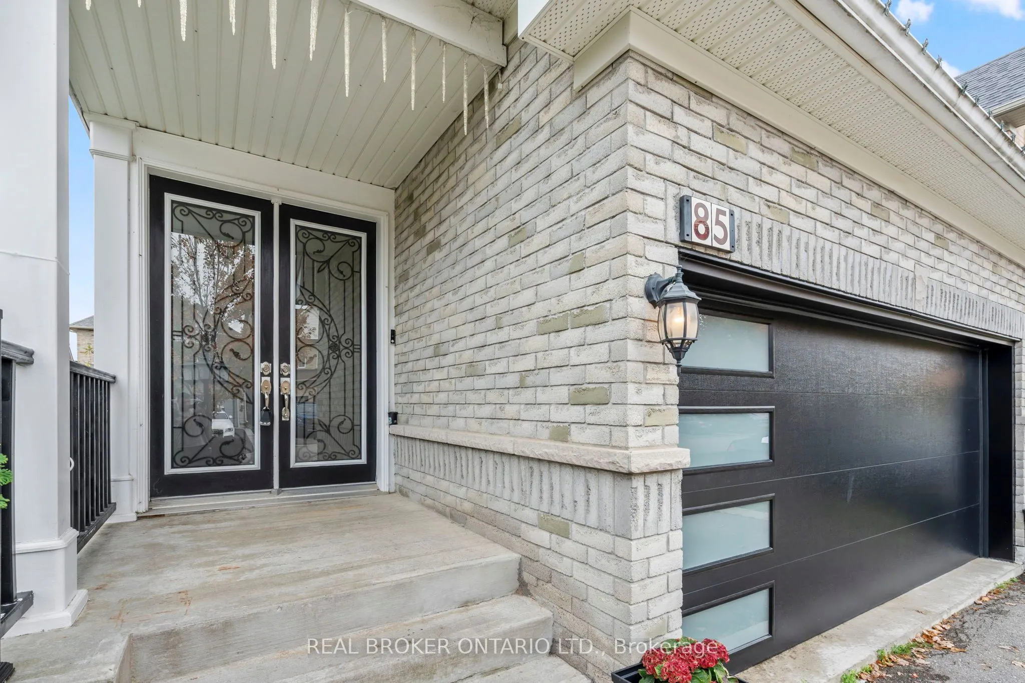 85 Laurier Avenue