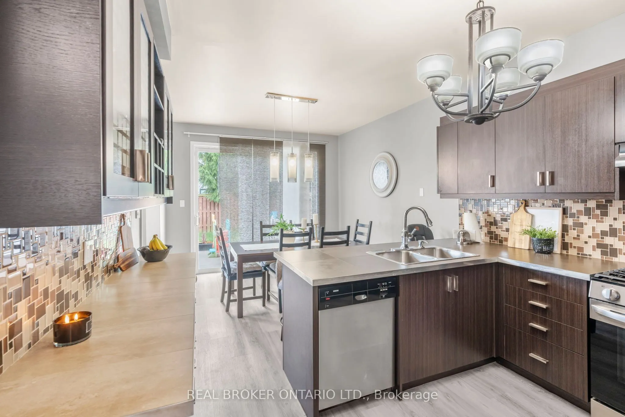 85 Laurier Avenue