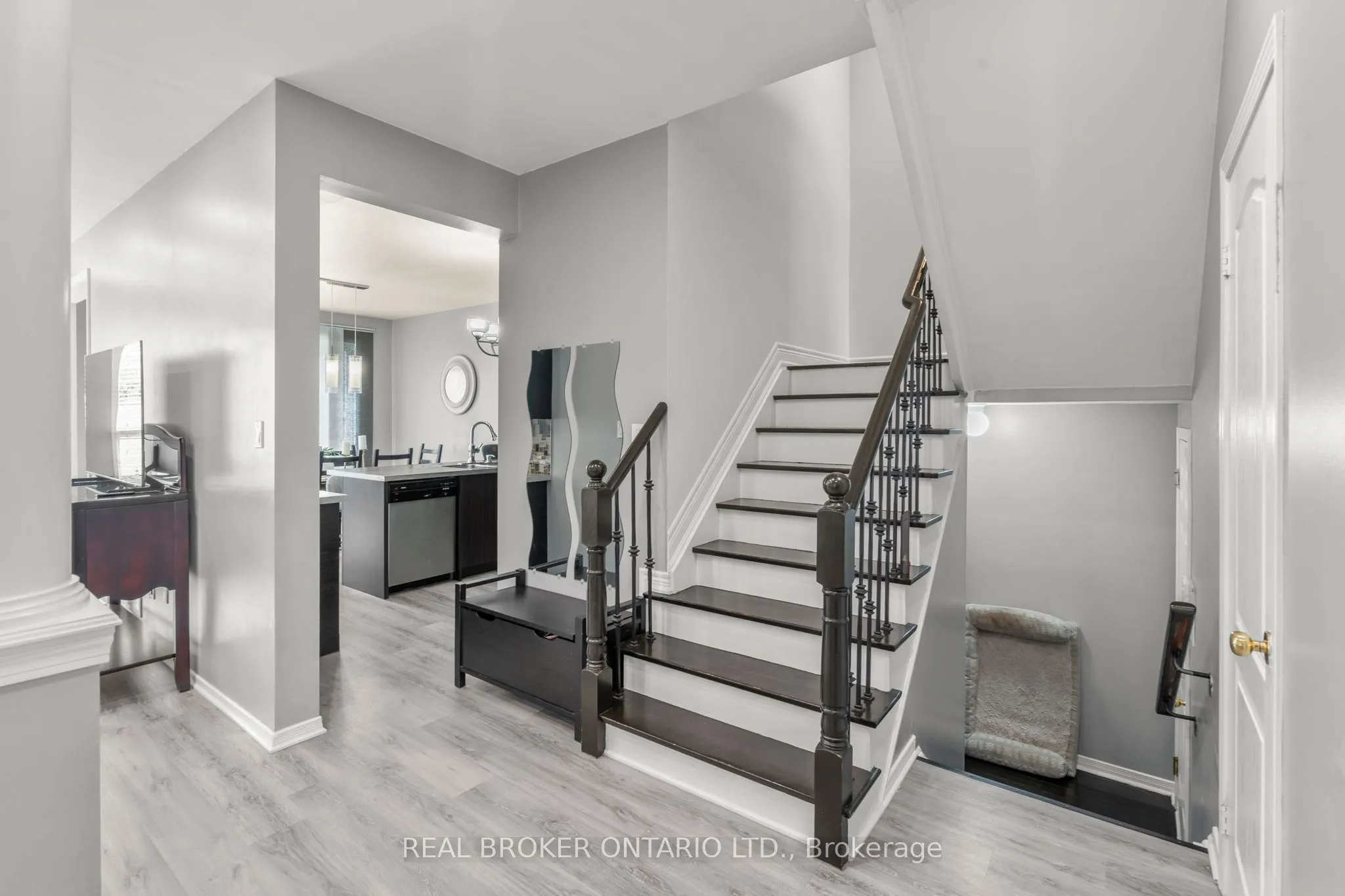 85 Laurier Avenue