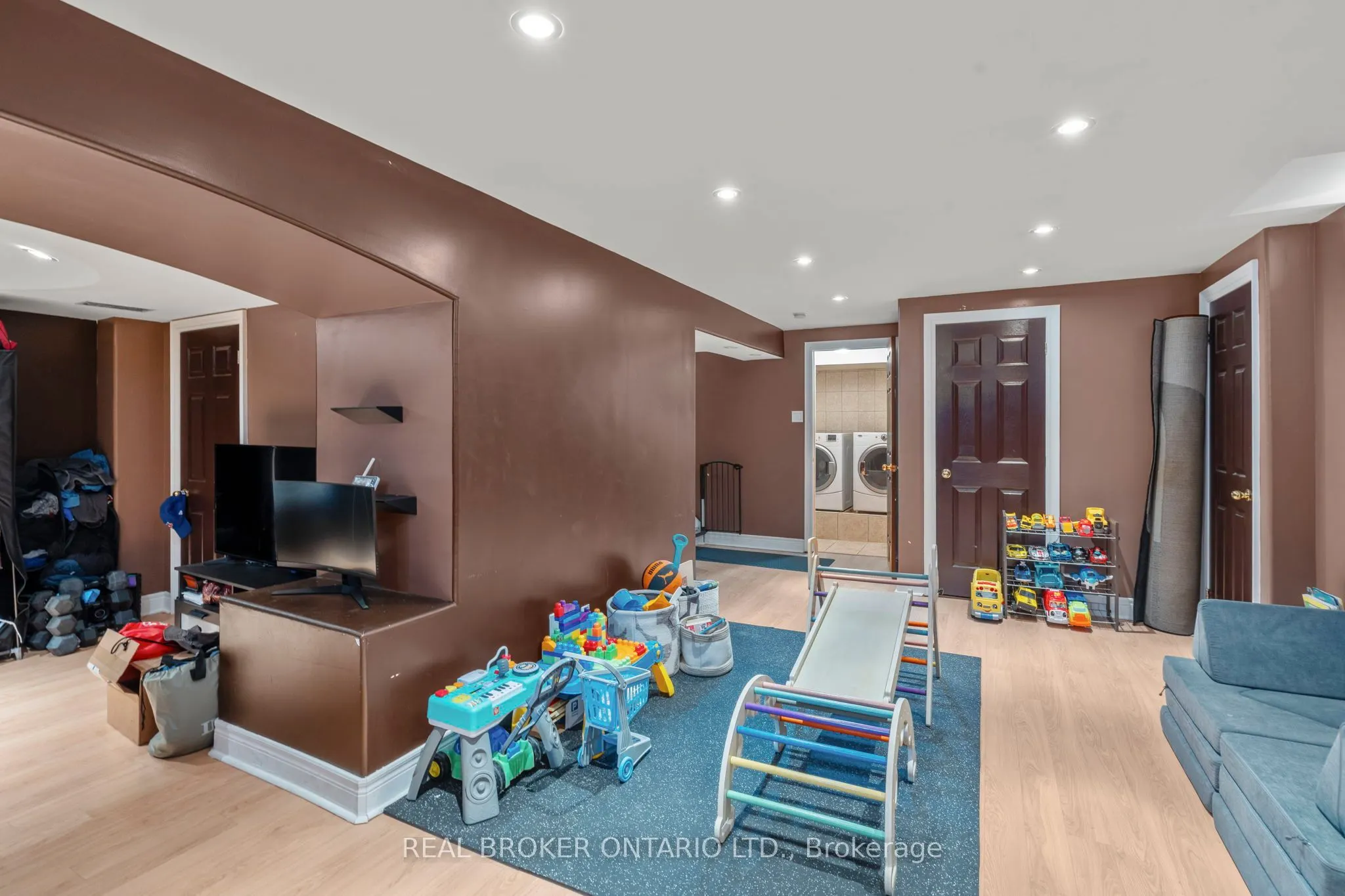 85 Laurier Avenue
