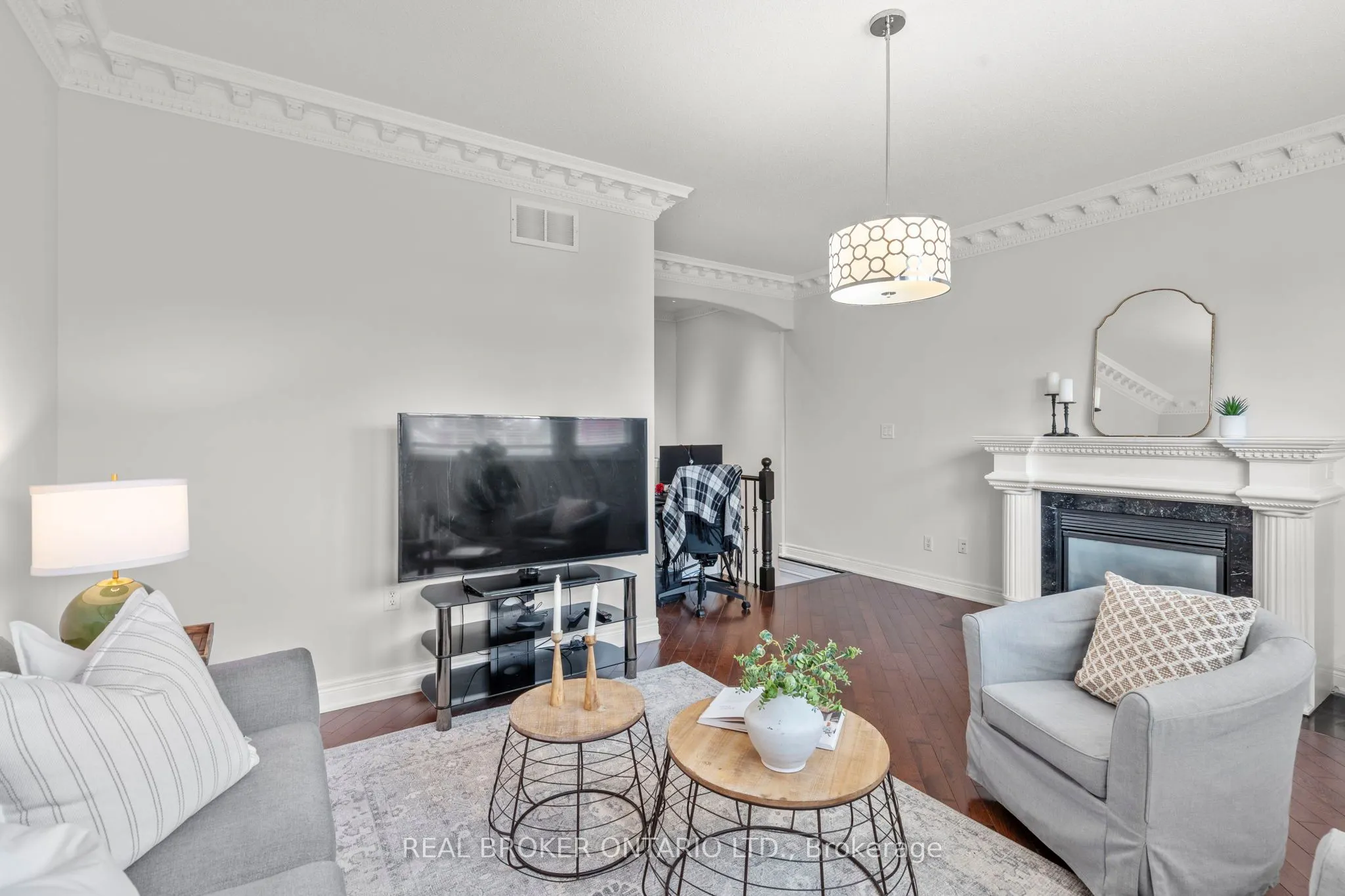 85 Laurier Avenue