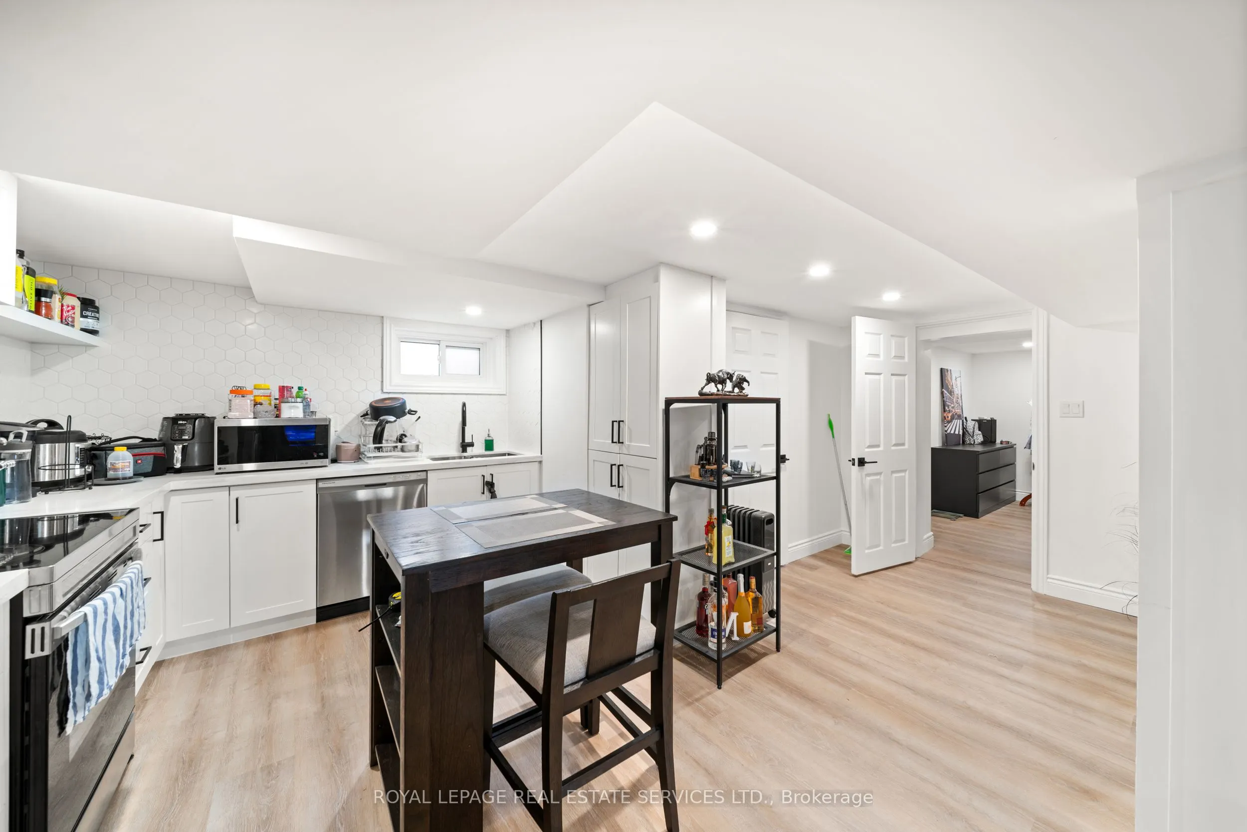 6 Corbett Crescent
