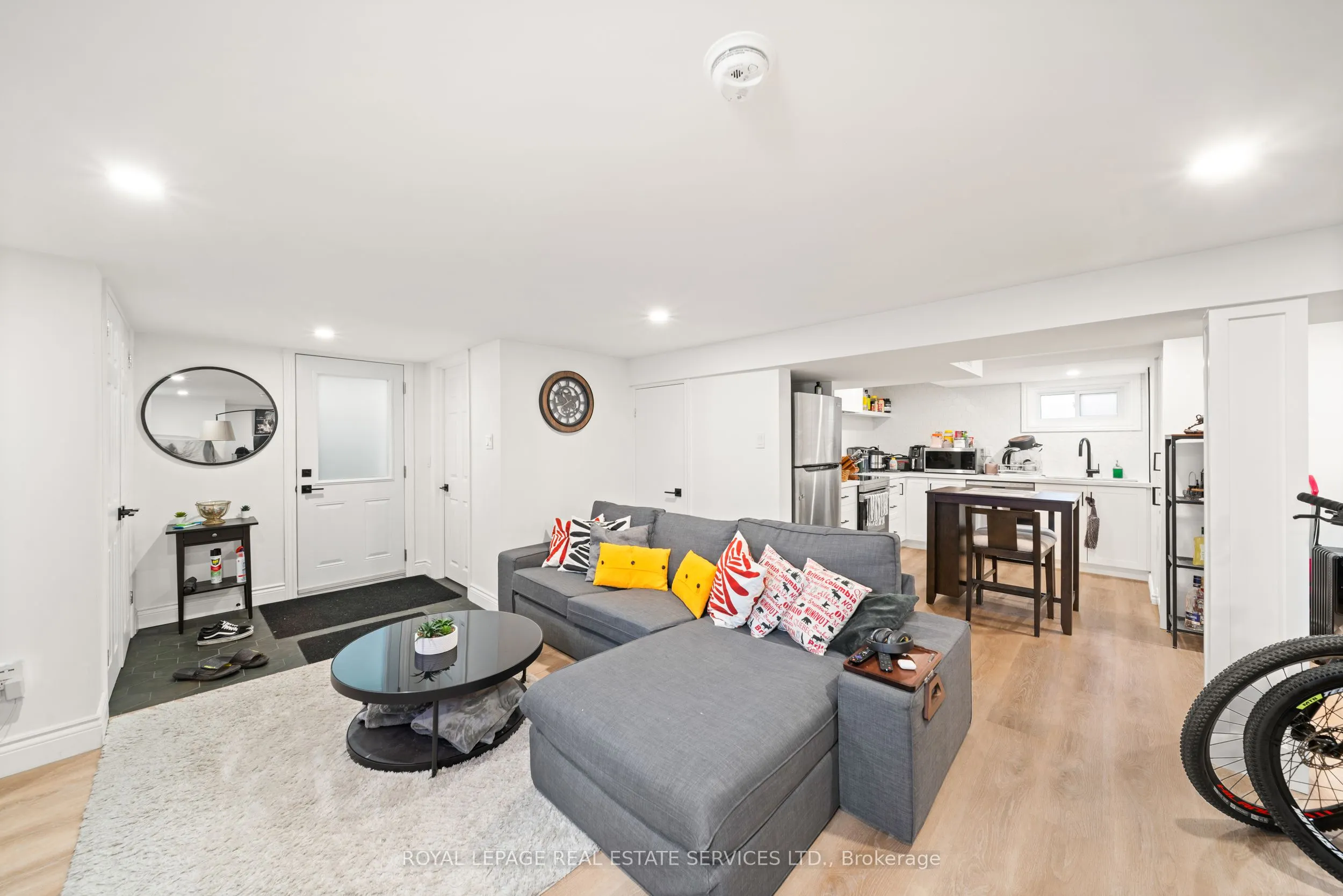 6 Corbett Crescent