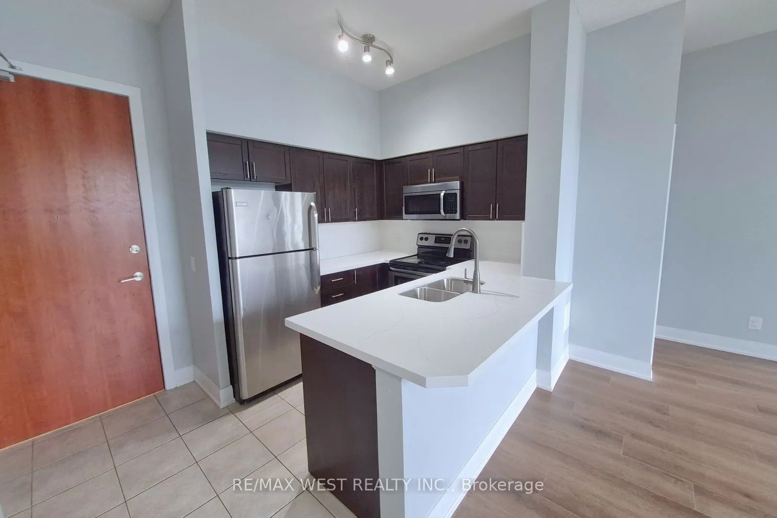 4700 Highway 7 Avenue, #206