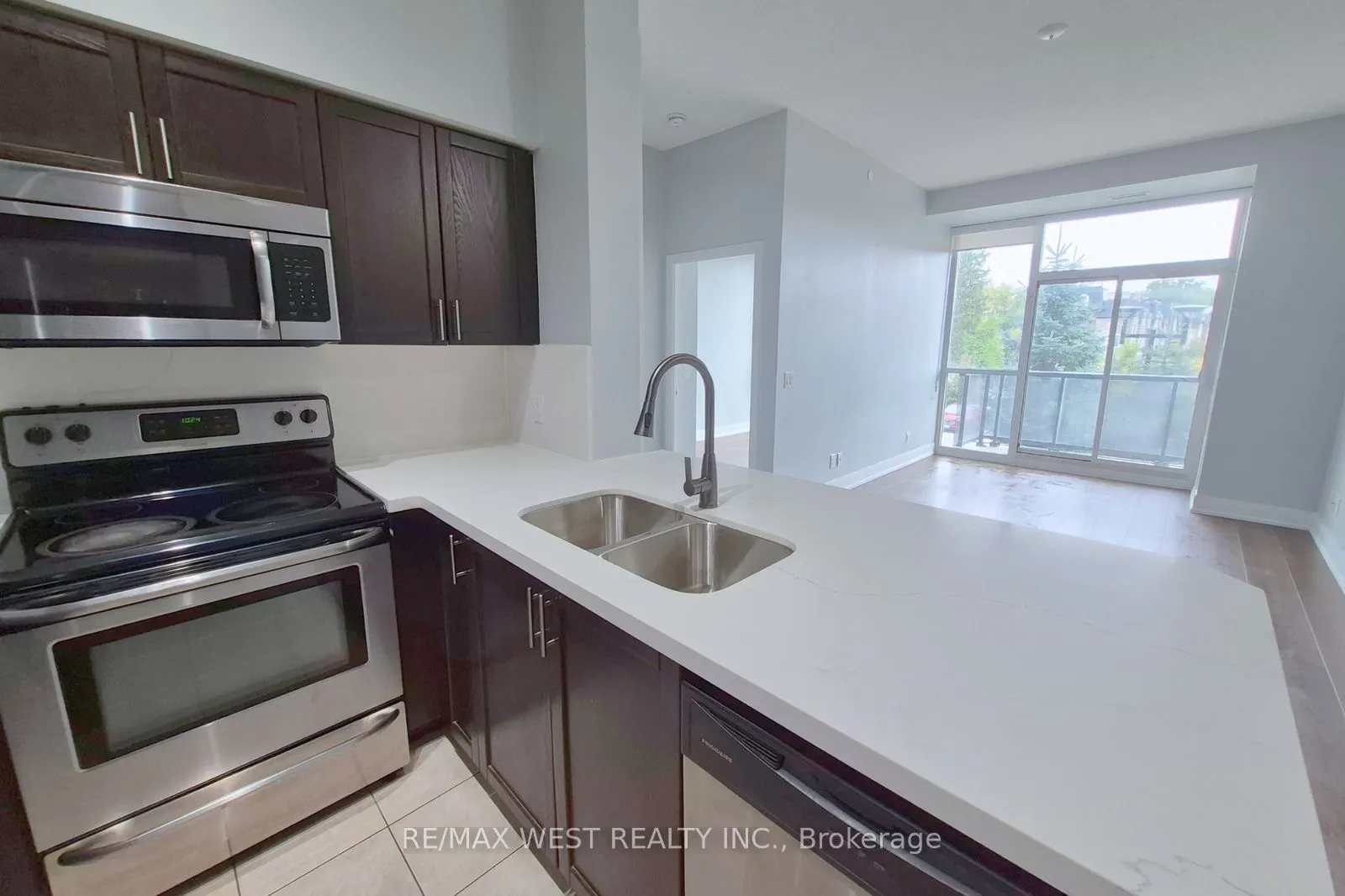 4700 Highway 7 Avenue, #206
