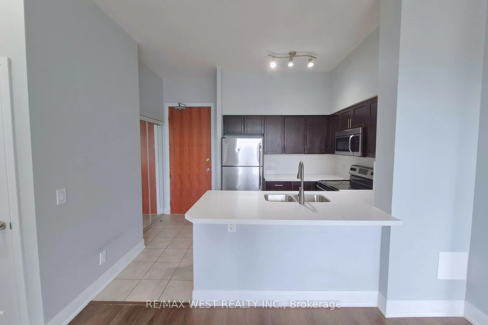 4700 Highway 7 Avenue, #206