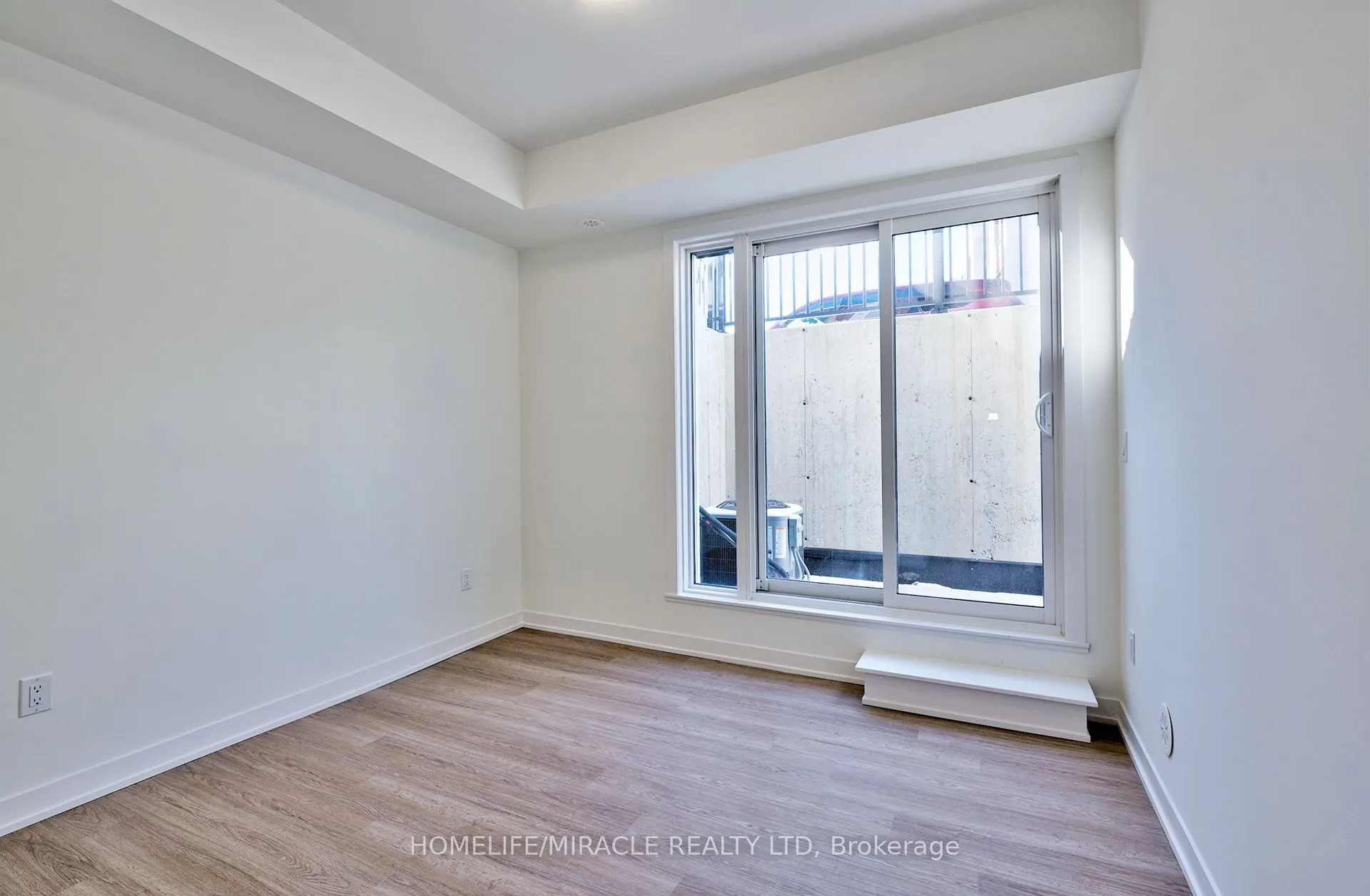 14 David Eyer Road, #1017