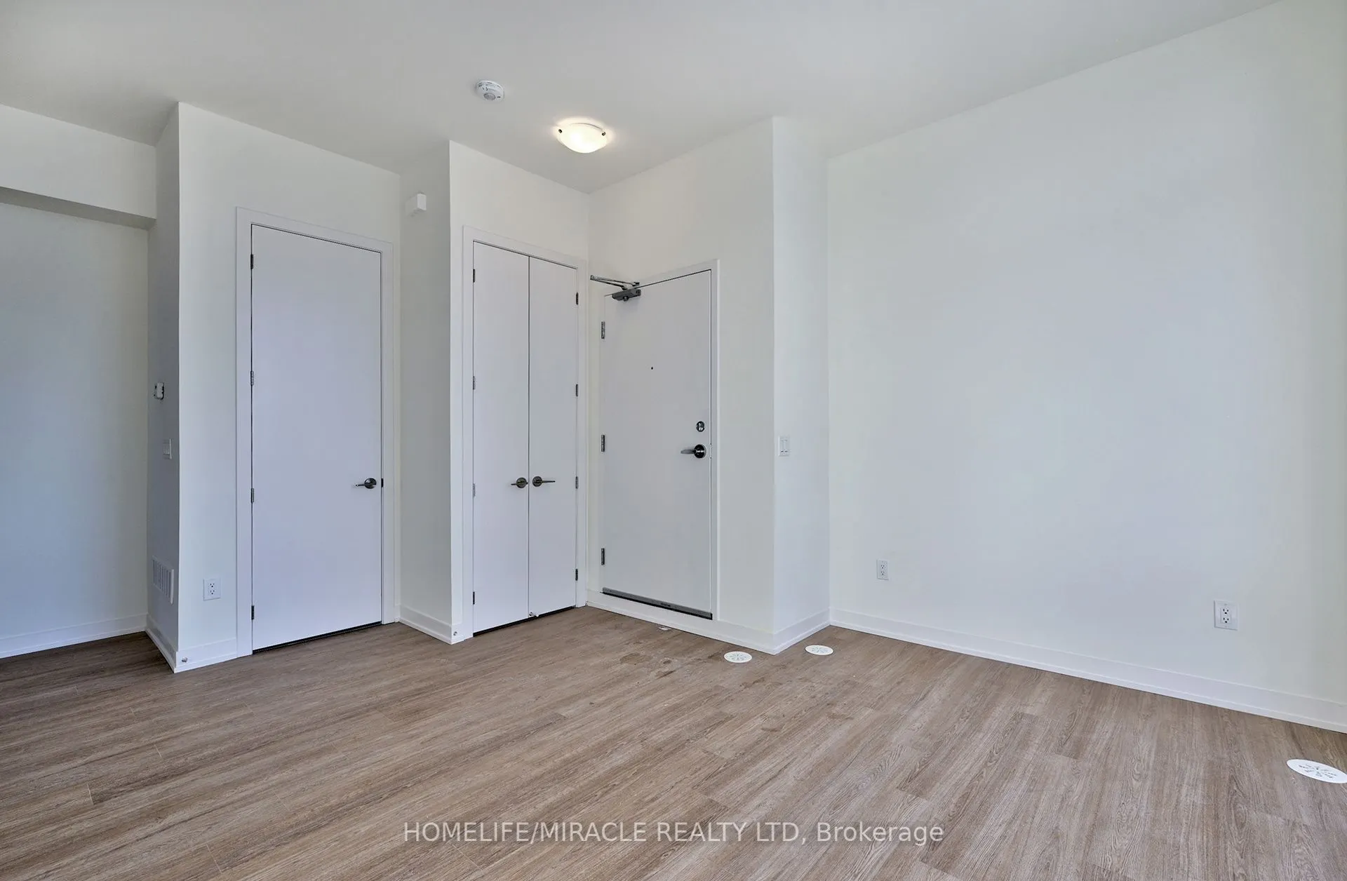 14 David Eyer Road, #1017