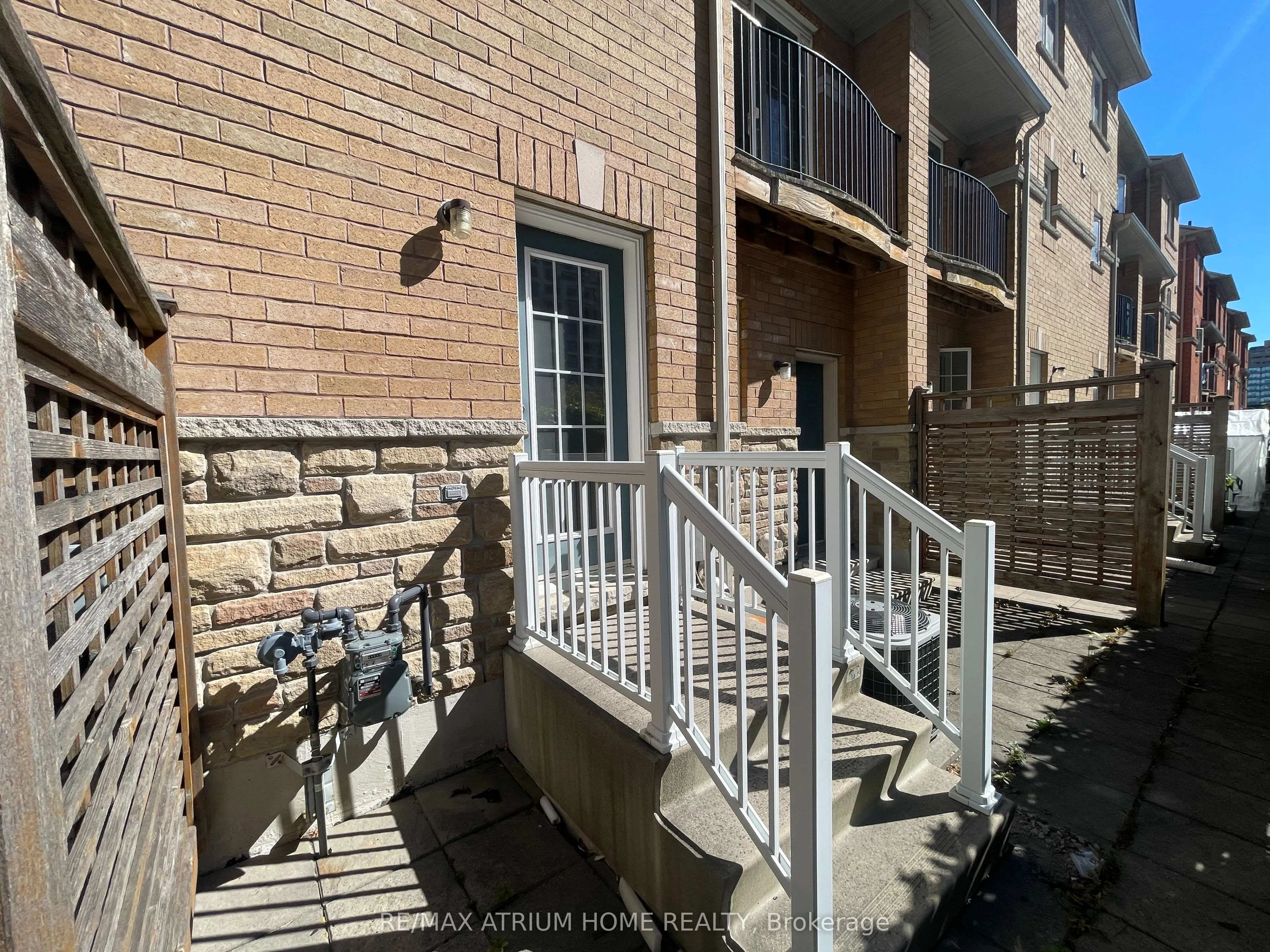 284 Church Street S, #0