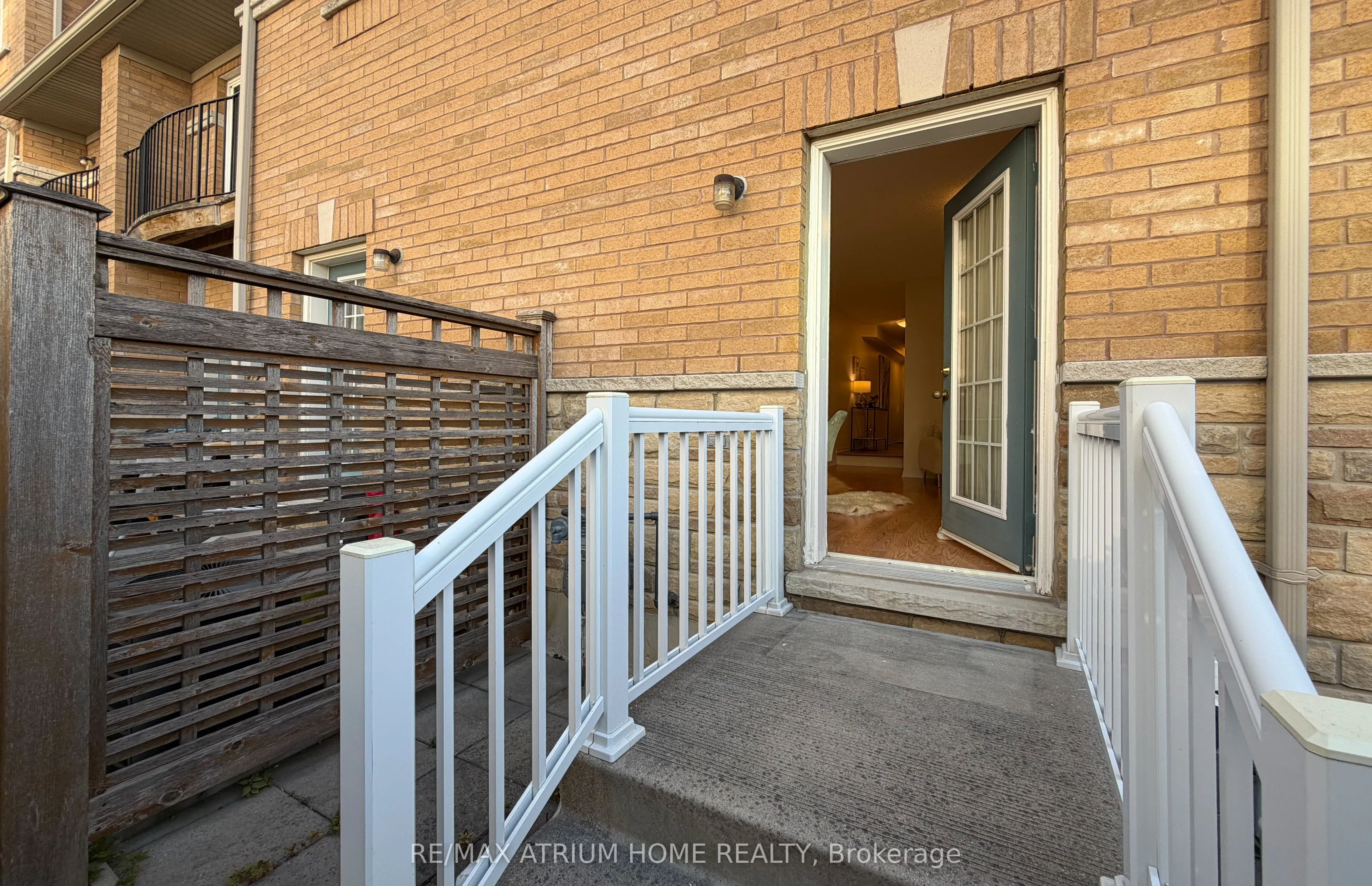 284 Church Street S, #0