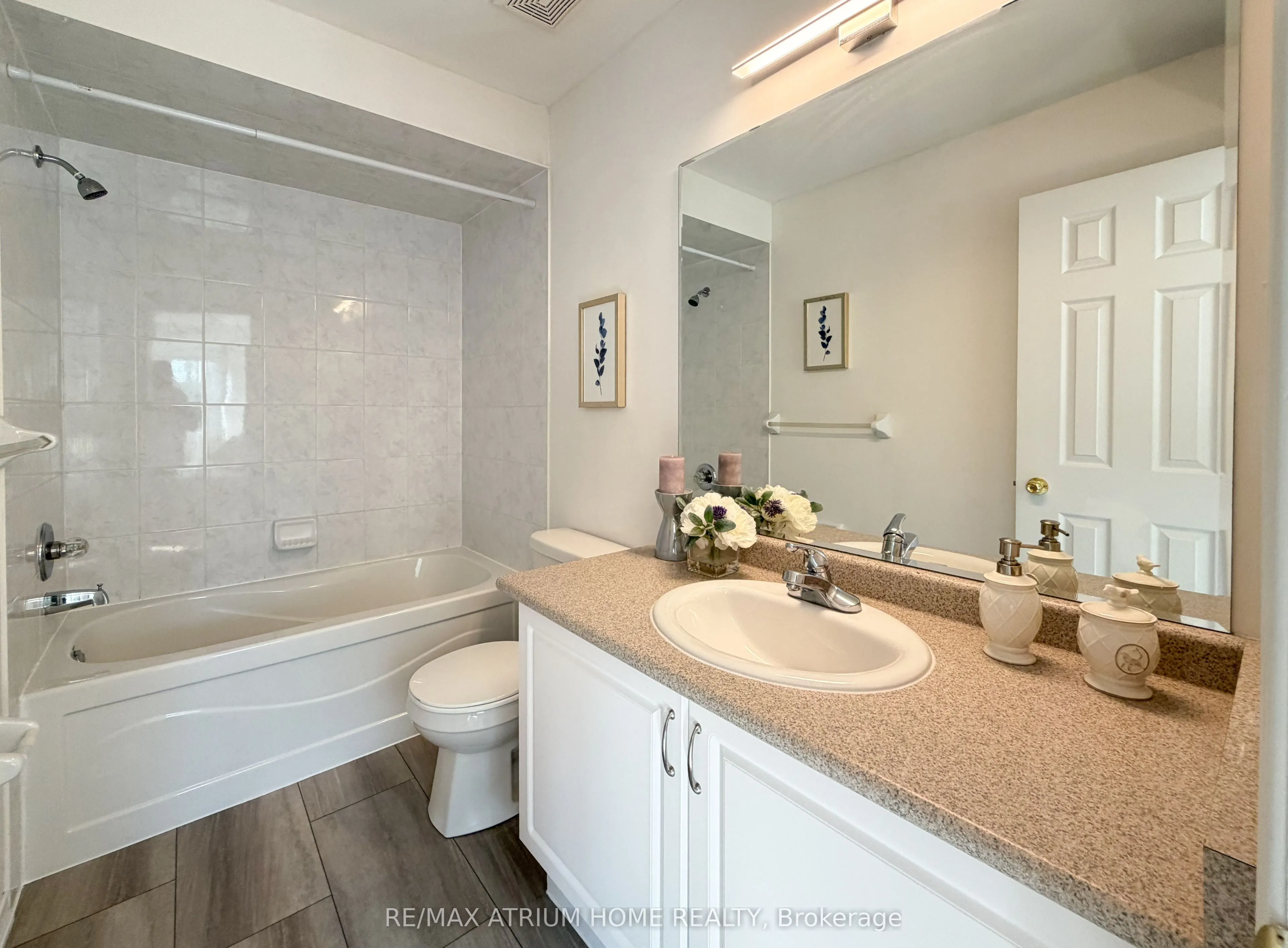284 Church Street S, #0